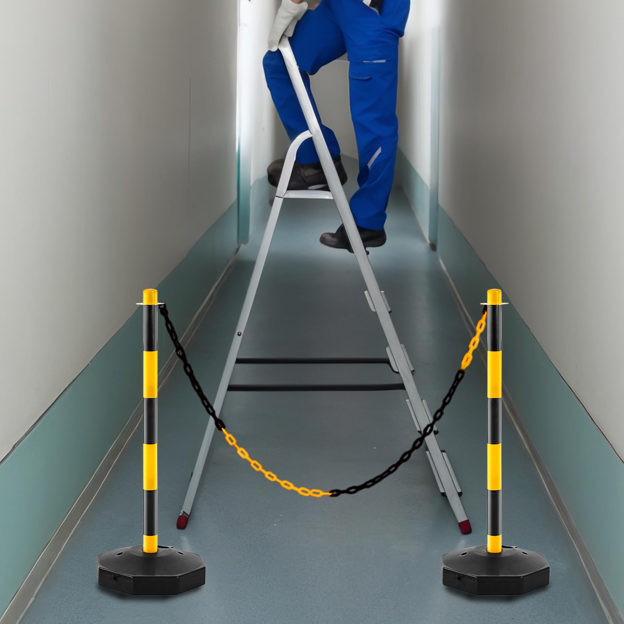 2 pali delineatori di sicurezza stradale – giallo e nero | Paletti barriera regolabili in altezza con base riempibile e catena in plastica da 2 metri | pali portatili per il controllo degli accessi e