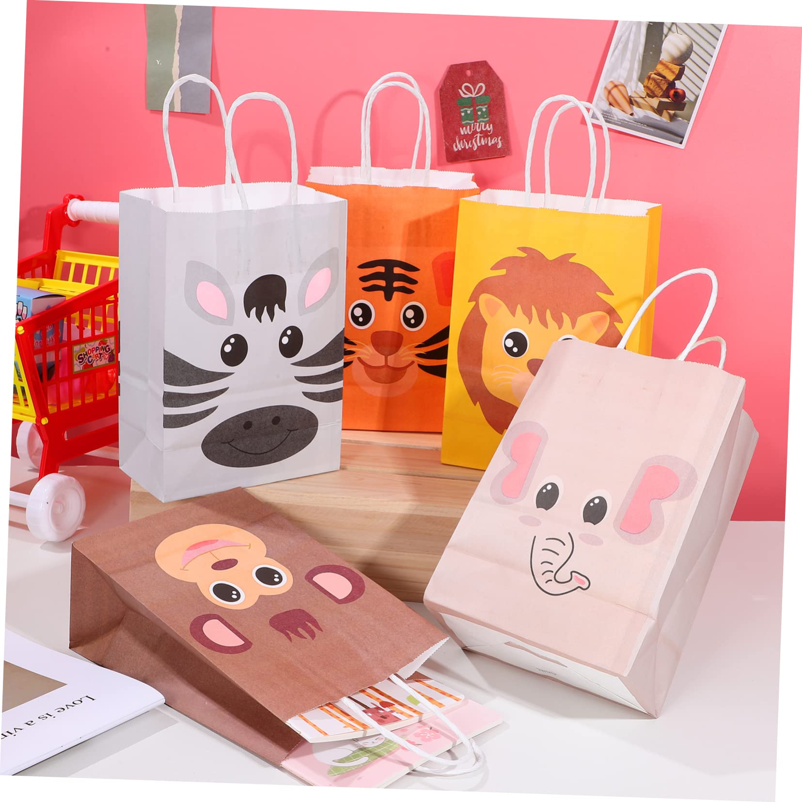 GOOHOCHY 24 Stück Papiertüten mit Henkel aus Kraftpapier für Kindergeburtstage Geschenktüten mit Tiermotiven 21x15x8cm als Partytüten für Kinder