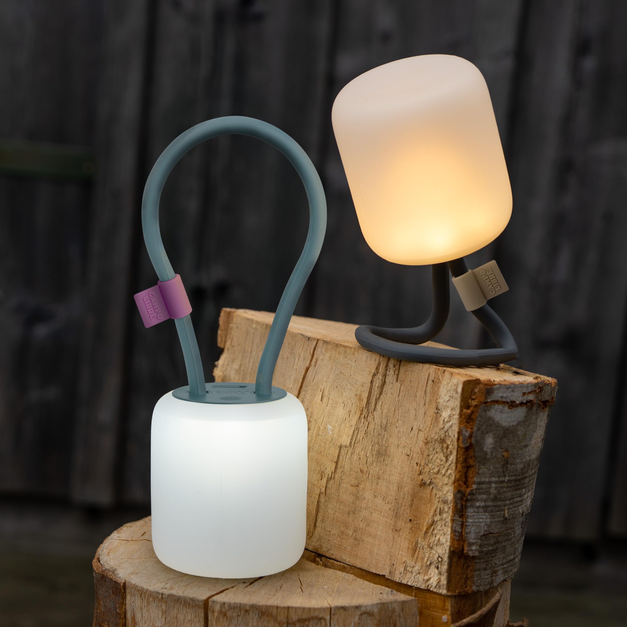 Campo Libre.® LENI Lampara Recargable – Luz Exterior con Asa Flexible, Luz Camping Regulable, Linterna de Mesa IPX4, 200 h de Autonomía, SqueezeShell irrompible, Carga USB-C, Rectángulo, Azul