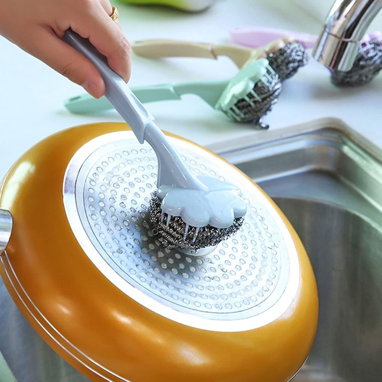 XTYPE Stainless Steel Wire Ball Brush with Long Handle Kitchen Hanging Cleaning Brush pan Kitchen Dish Handle Washing Tool (Color : Yellow)
