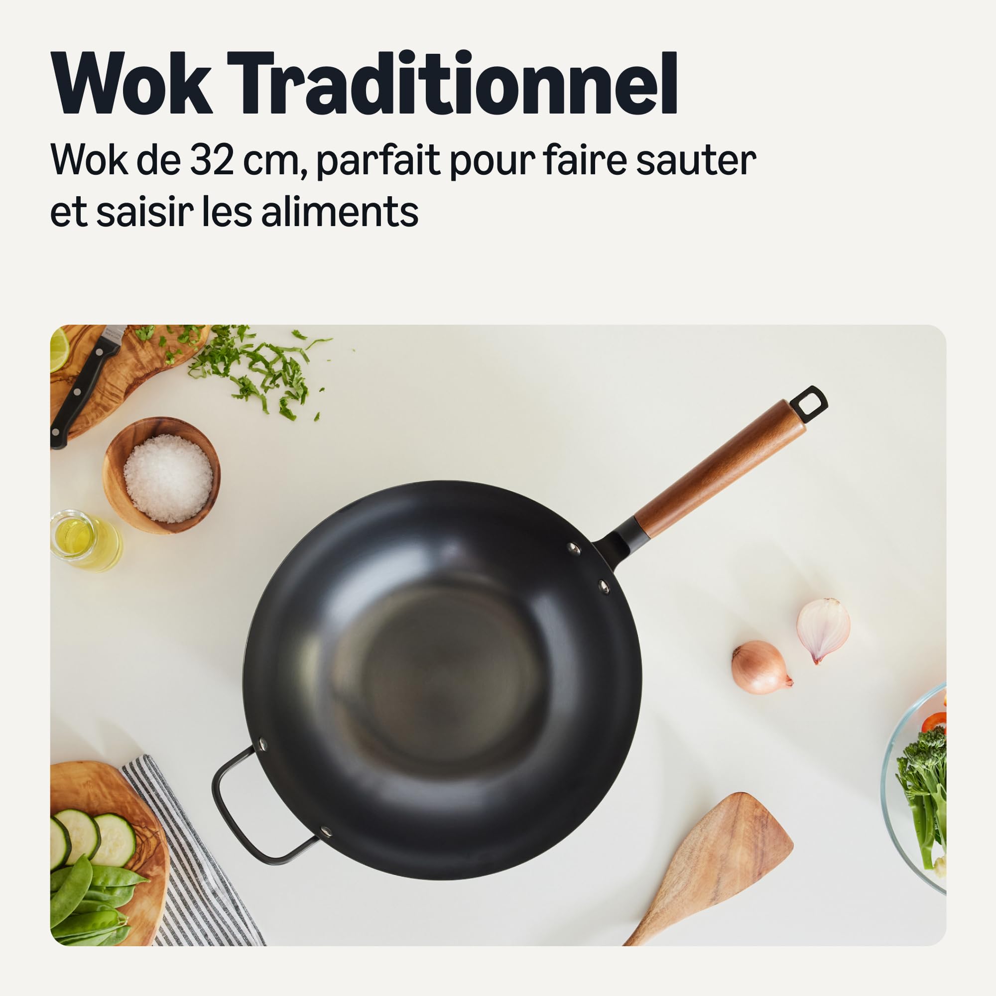 Amazon Basics Wok Pré-Assaisonné en Acier au Carbone avec Manche en Bois d’Acacia, Compatible Tous Feux, 32cm