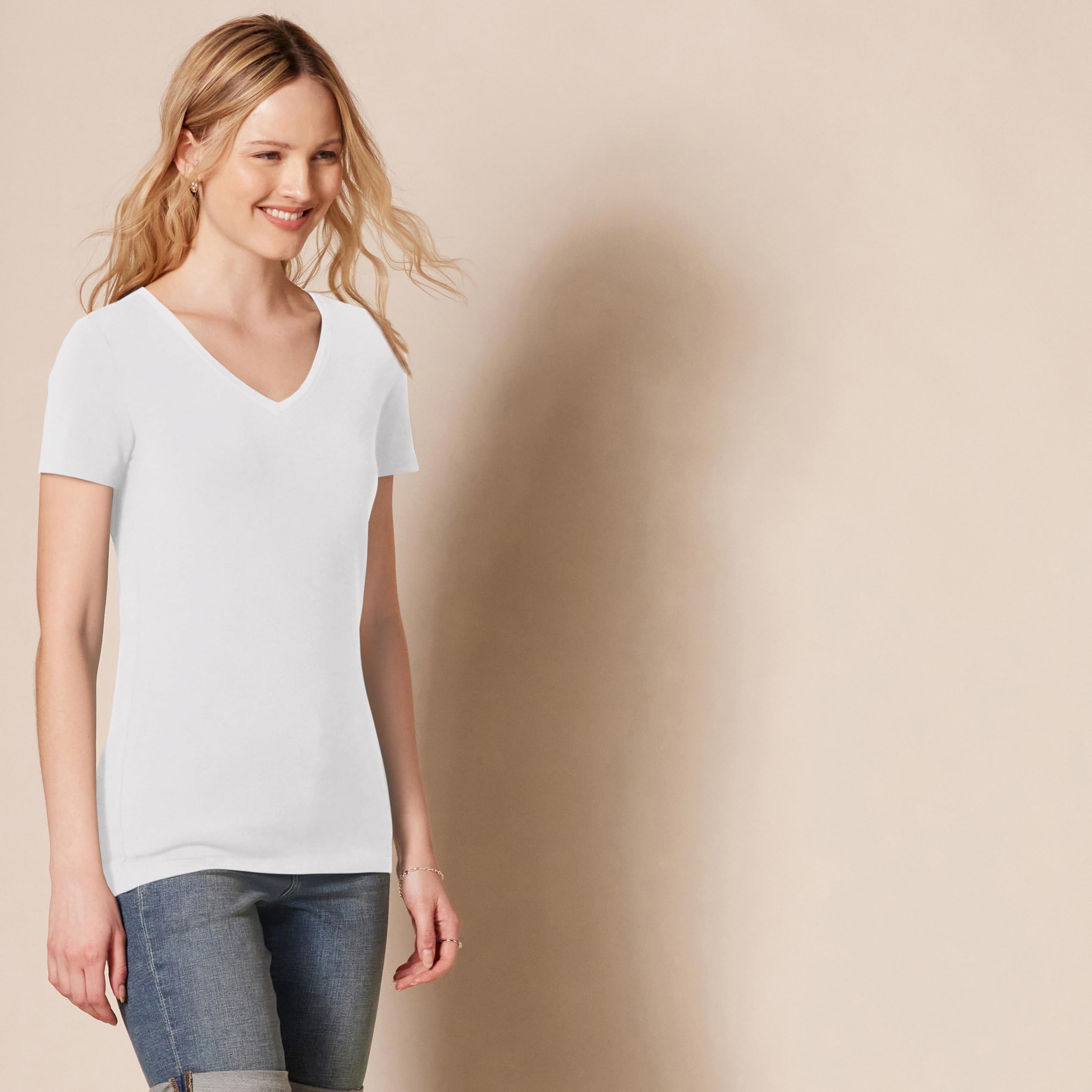 Amazon Essentials Women's Regular-Fit Short-Sleeve T-Shirt (Crewneck and V-Neck Options), Multipacks — view 173