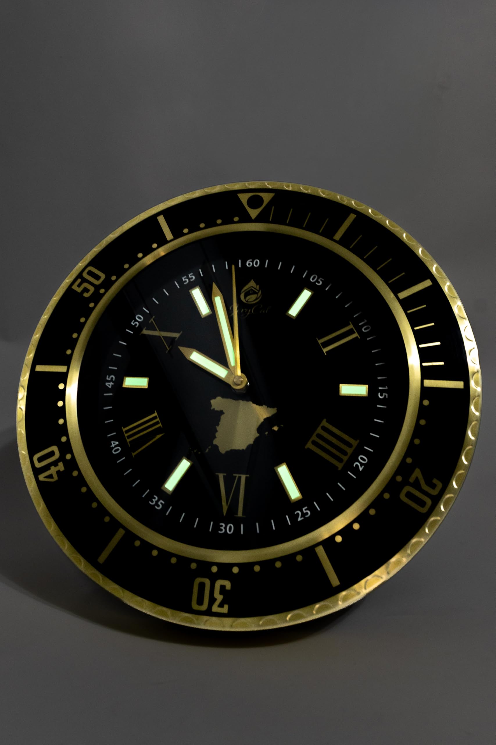 Reloj de Pared Moderno de Metal, Luminoso, 35.6 cm, Dorado y Negro, silencioso, Cocina, Oficina, Sala, Mapa de España, números Romanos.