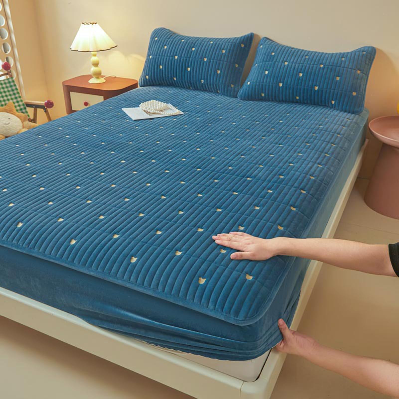 Drap-housse matelassé en velours corail isolant et chaud avec taie d'oreiller pour l'hiver
