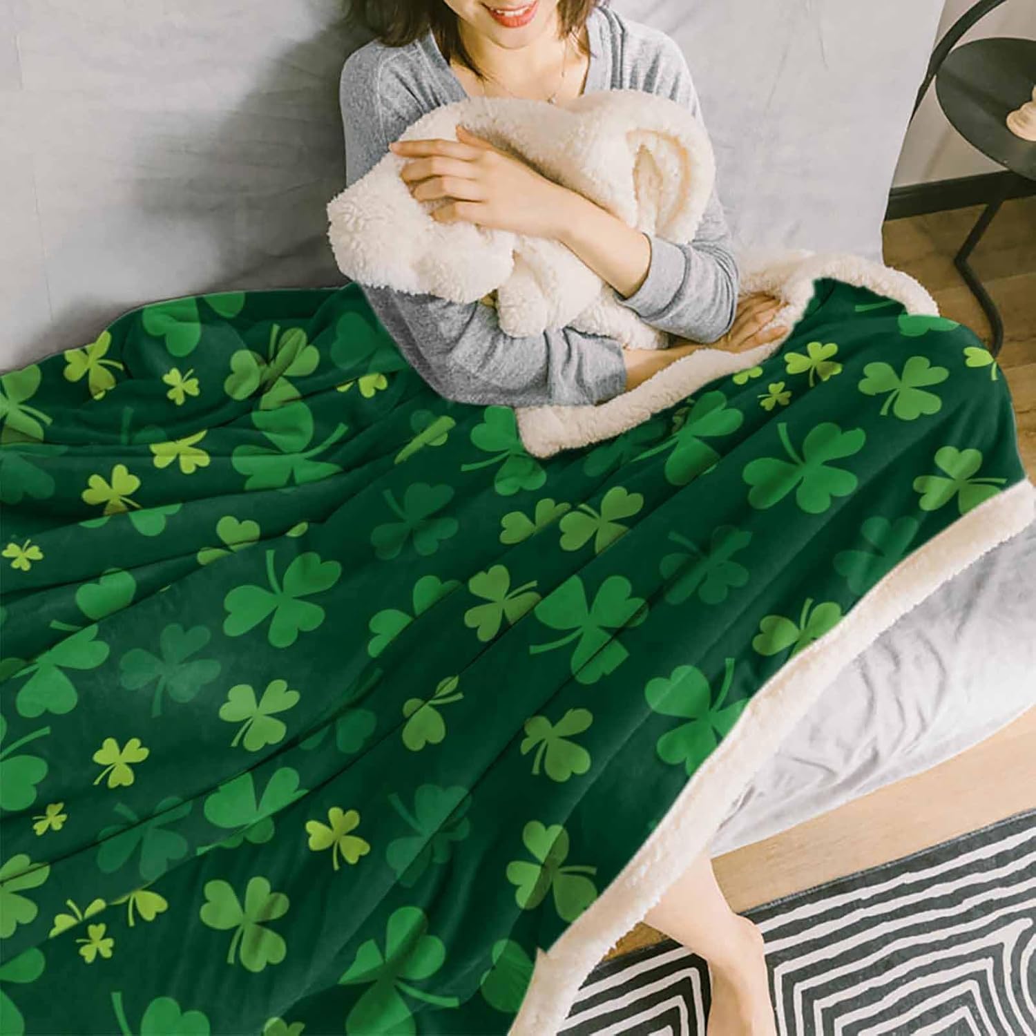 Sherpa Fleece Blanket,St. Patrick's Day Green Shamrocks Pattern Bed Blanket Soft Cozy Luxury Blanket 40"x50",Fuzzy Thick Reversible Super Warm Fluffy Plush Microfiber Throw Blanket for Couch - Image 4