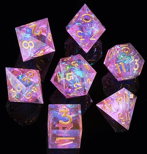 Vista 15 de DND - Juego de dados hechos a mano, 7 accesorios, dados de borde afilado para juegos TTRPG de Calabozos y Dragones, RPG multicara de resina Negro