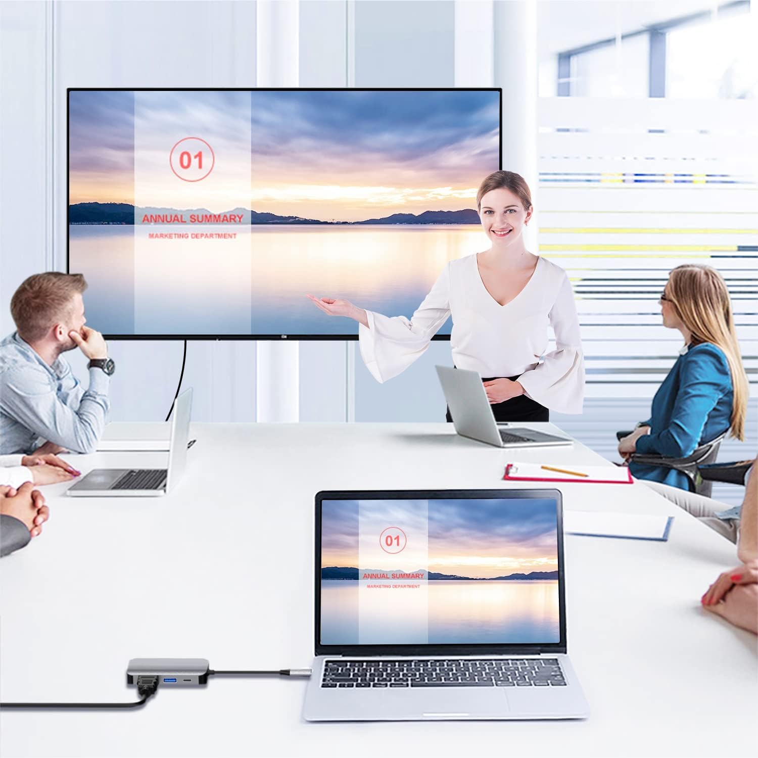 Hub adaptera USB C, 4 w 1, USB typu C do 4K HDMI, VGA, USB3.0 i USB-C PD wieloportowa stacja dokująca kompatybilna z urządzeniami MacBook, Chromebook, Zenbook itp. Urządzenia typu C