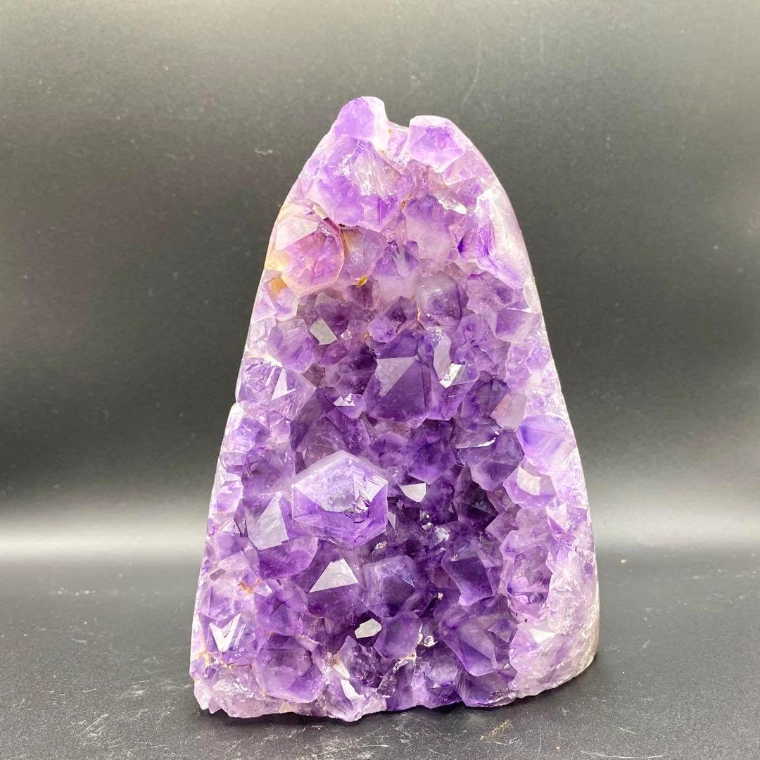 アメジスト クラスター 1853g美結晶美極濃紫 木製台座付き Q アメジスト クラスター 1853g美結晶美極濃紫 木製台座付き Q