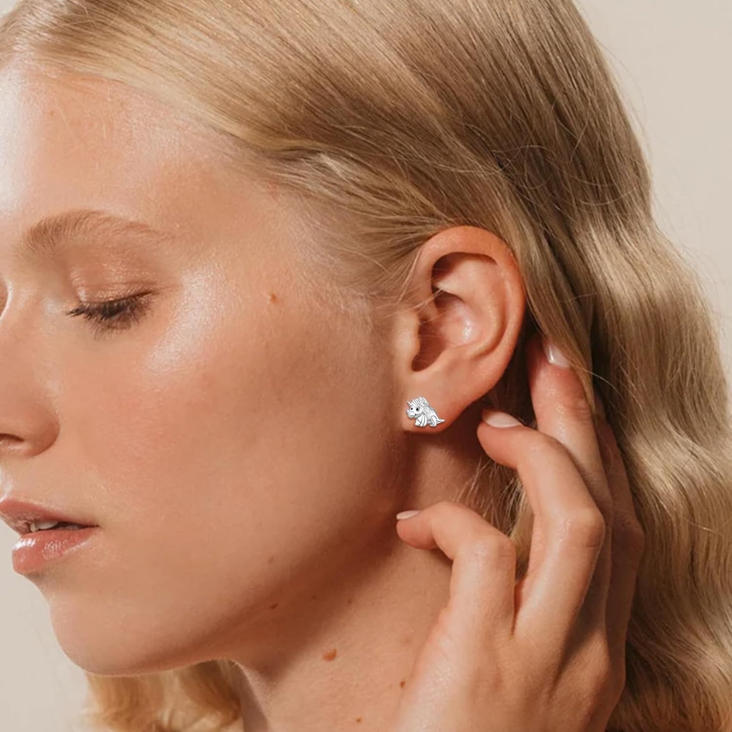 Dinosaur Stud Earrings for Womne Girls, Cute Hypoallergenic Dinosaur Studs Gifts Jewelry for Daughter Granddaughter Niece Sister - Image 4