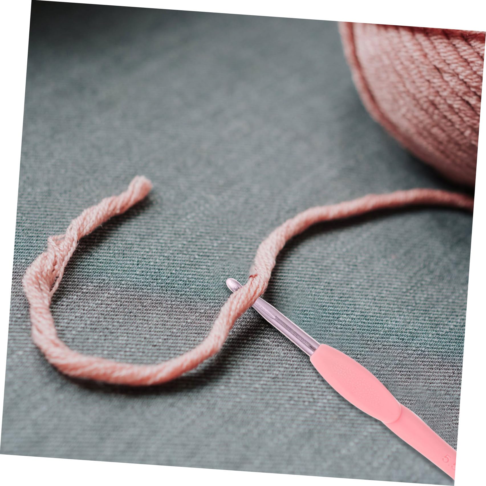 STOBOK 24pezzi Ganci Per Uncinetto Con Manico Ergonomico Strumenti Da Maglieria Colorati Per Cucire e Lavorare Maglia Accessori Per Artigianato Fai Da Te