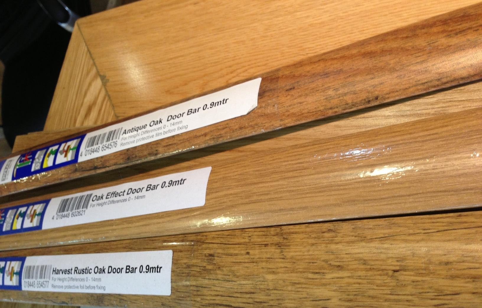 DURALANTIQUE OAK EFFECT DOOR BAR 0.9mtr MFAF-4053 (COMES IN OAK EFFECT, MATT TITANIUM, SILVER/GOLD & BRONZE & HARVEST OAK TOO)