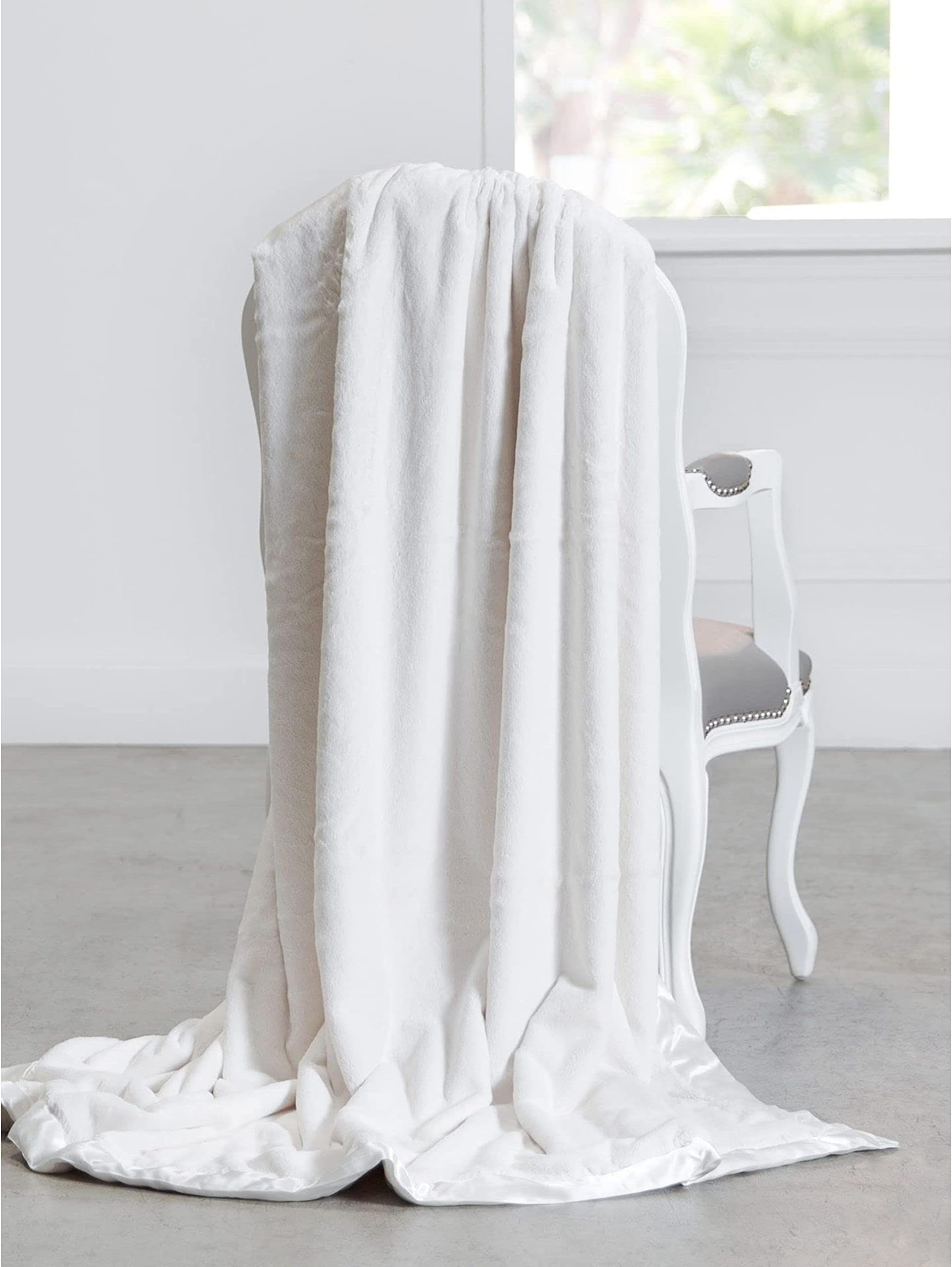 Luxe Throw 45" x 59", Cream