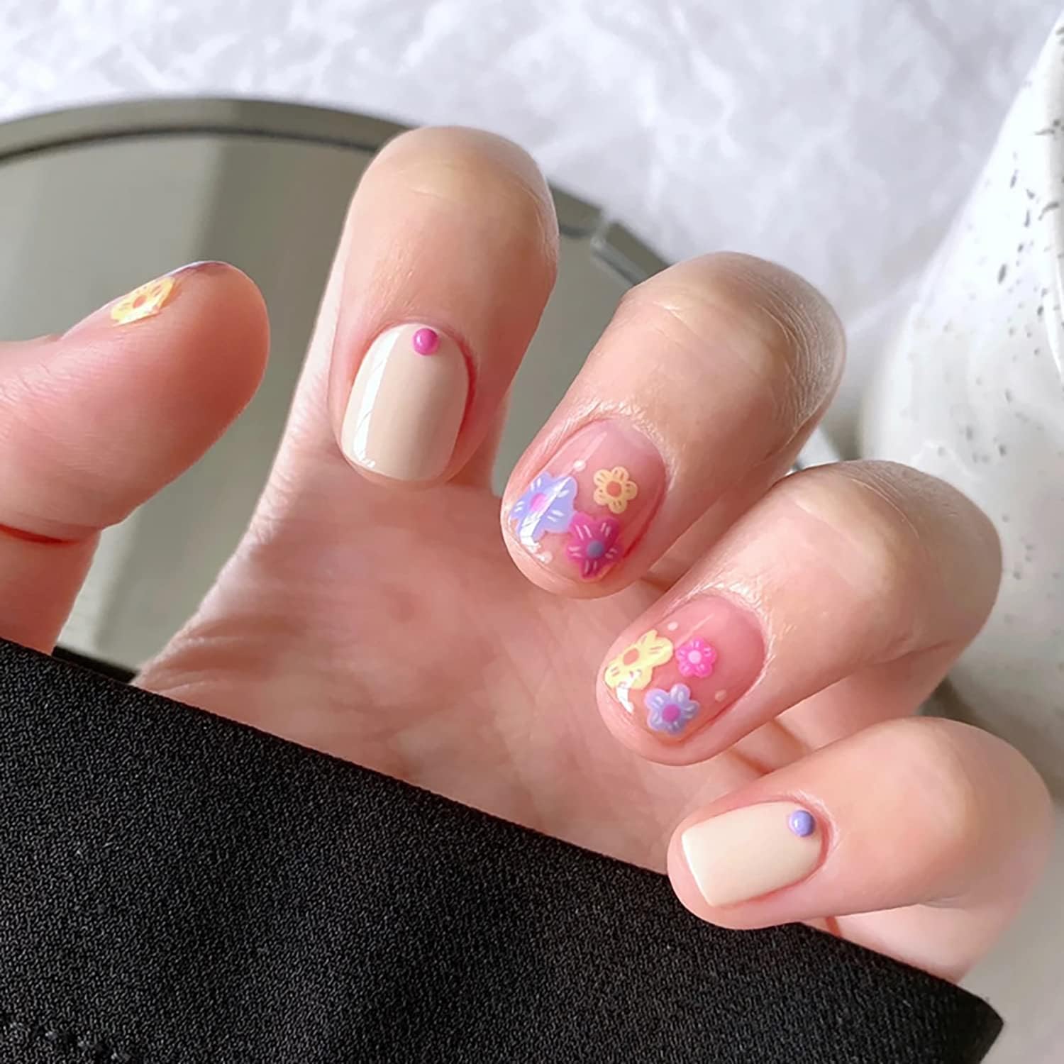 Flower Press on Nails Short Square Fake Nails Cute Glue on Nails Spring Acrylic Stick on Nails Glossy Artificial Nails for Girls Kids Manicure
