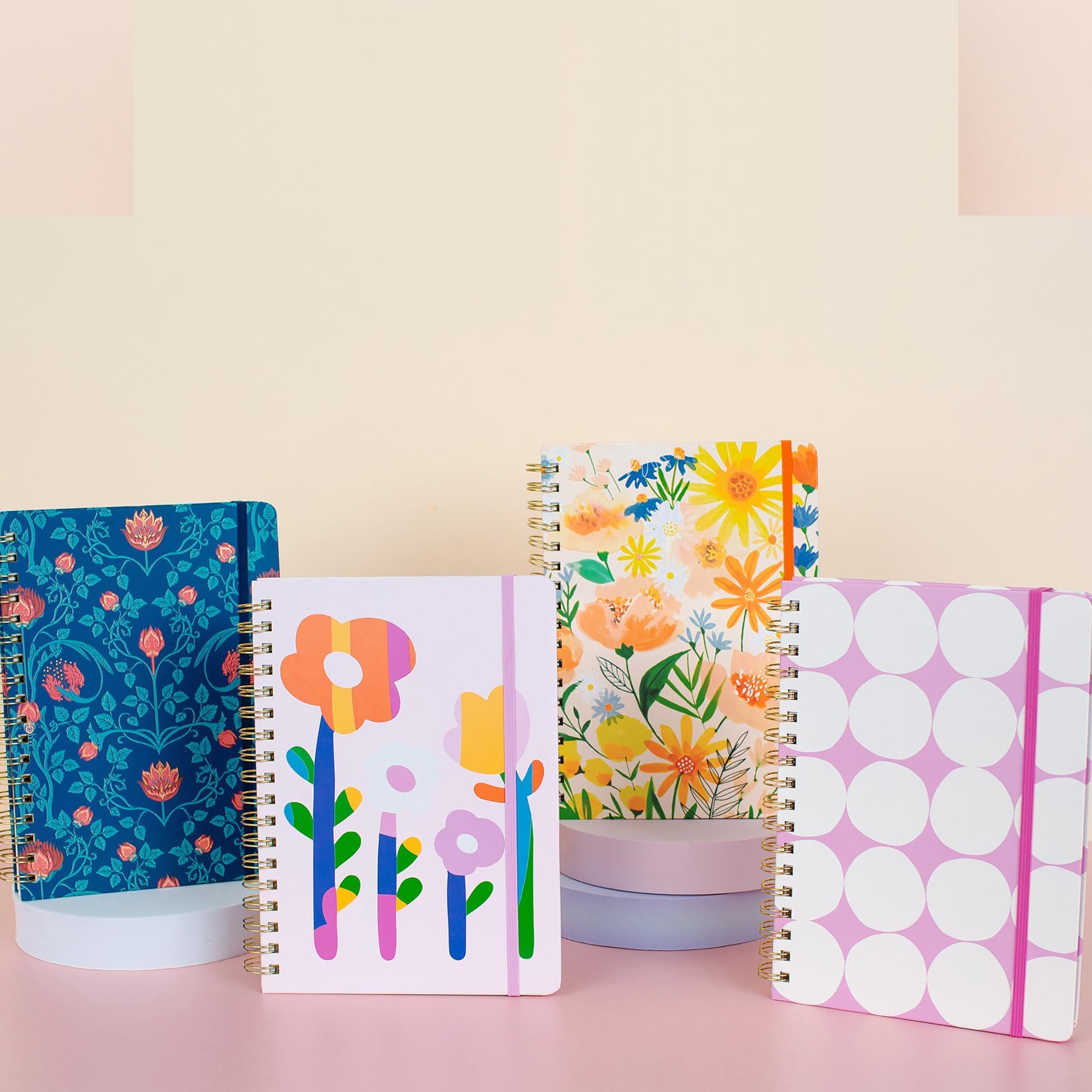 Agenda giornaliera senza date, planner settimanale e mensile con adesivi, calendario Orange Circle Studio 17 mesi, 17,8 x 24,4 cm, ideale per scuola e ufficio, planner Tri-Tab, stampa fiera floreale