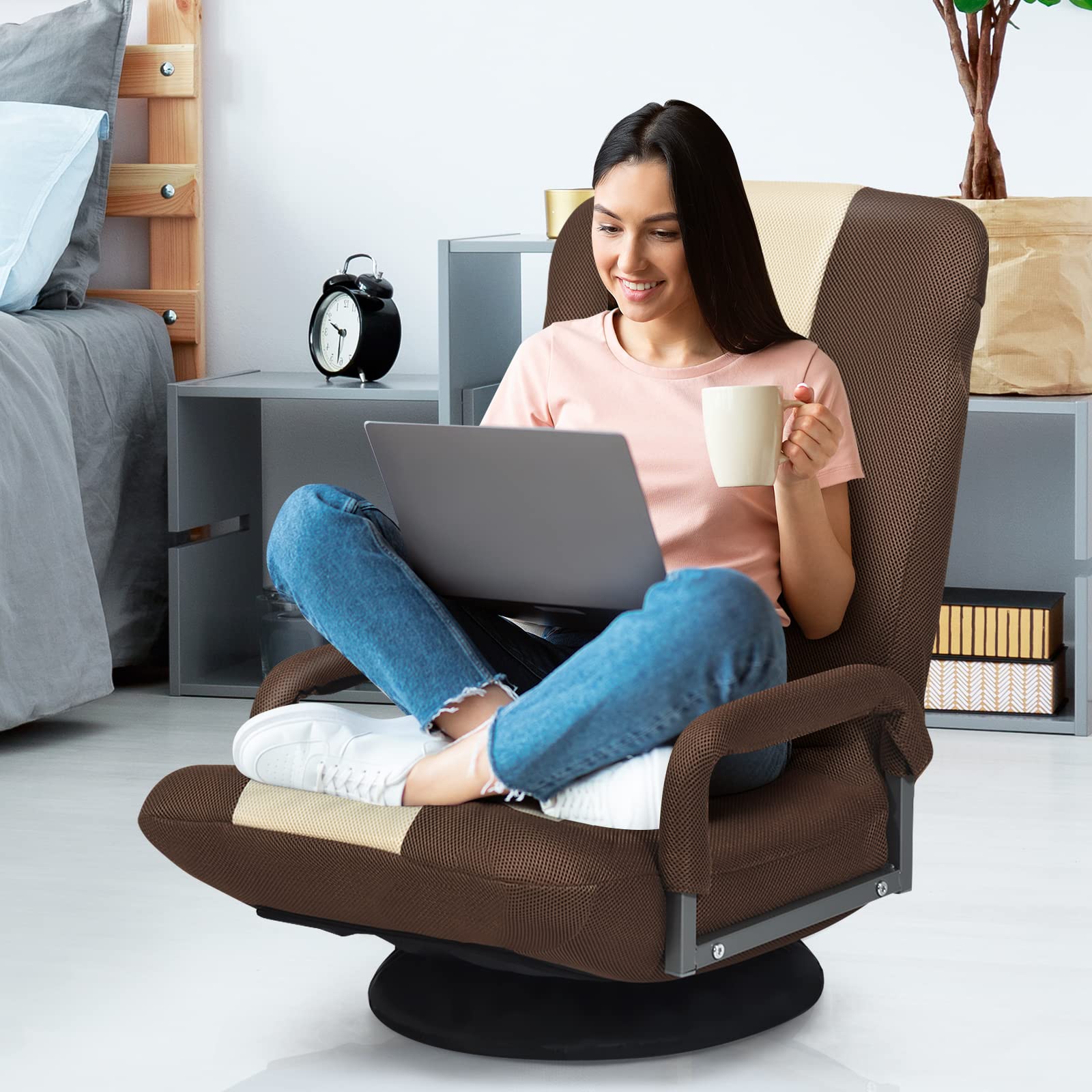 GOPLUS Sillón Relax Plegable Giratorio 360° | Silla Perezosa con Respaldo Ajustable en 5 Posiciones, Reposabrazos, 85 x 75 x 55 cm, Carga 120 kg (Marrón)