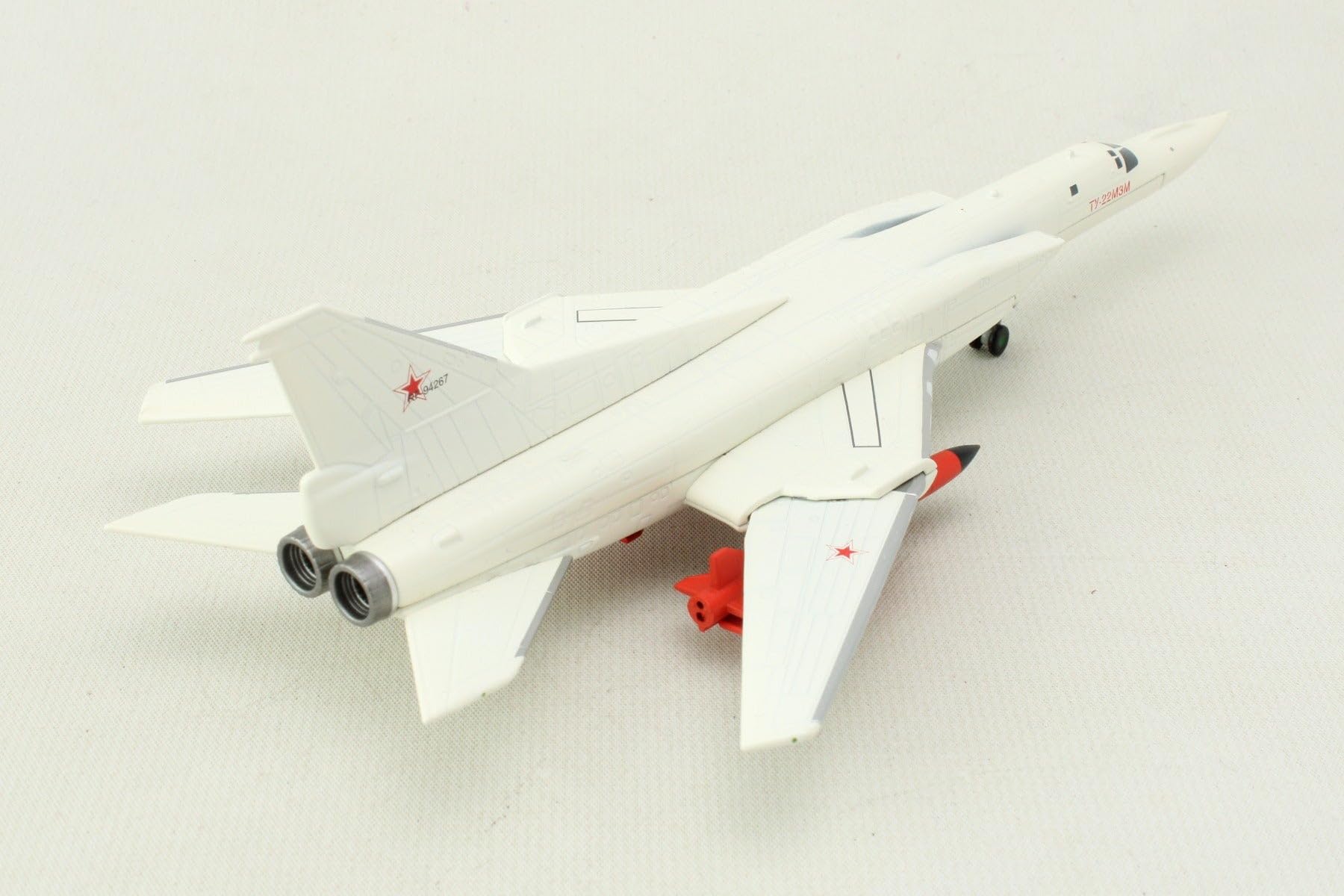 herpa Modellflugzeug Tupolev TU-22M3M Backfire, M3M Prototype – RF-94267, Miniatur im Maßstab 1:200, Sammlerstück, Modell mit Standfuß, Metall