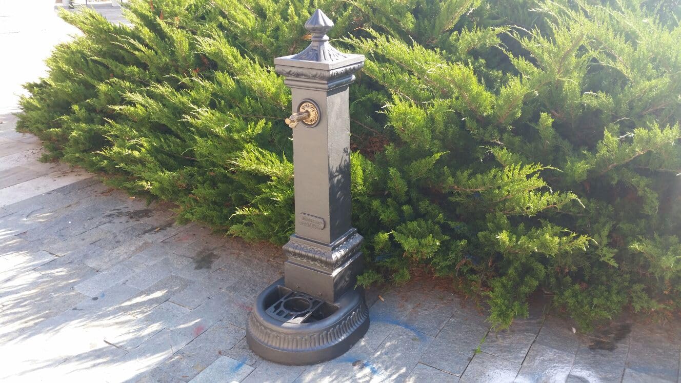 Fonderia Bongiovanni | Fontana Ghisa da Esterno | Fontana in Ghisa | Fontana a Colonna | per Casa Giardino | Parco Comune | Modello Milano | Altezza 125 cm | senza Rubinetto | Fontanella da Giardino