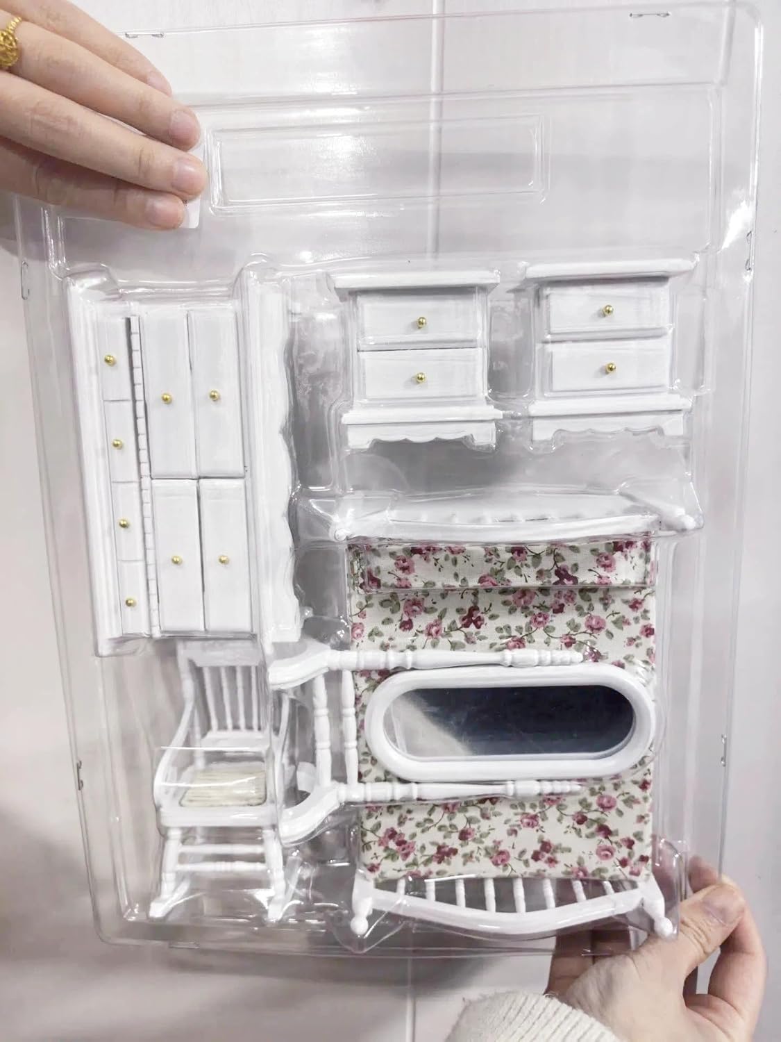 EatingBiting 1:12 Scale mini House Simulation Model Furniture Sets Bed Wardrobe Chair Dressing Mirror Mini Home Decoration Miniature Furniture Bed Dresser Mirror