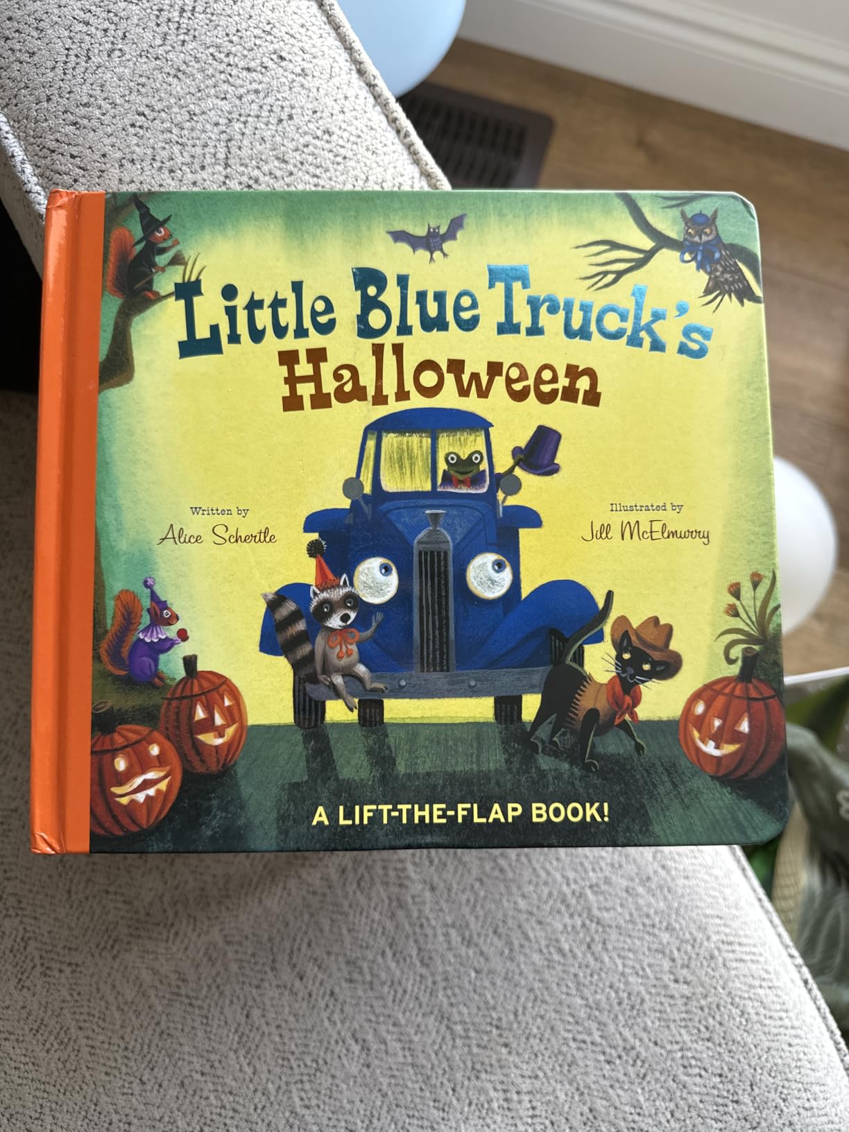 Little Blue Truck's Halloween by Alice Schertle