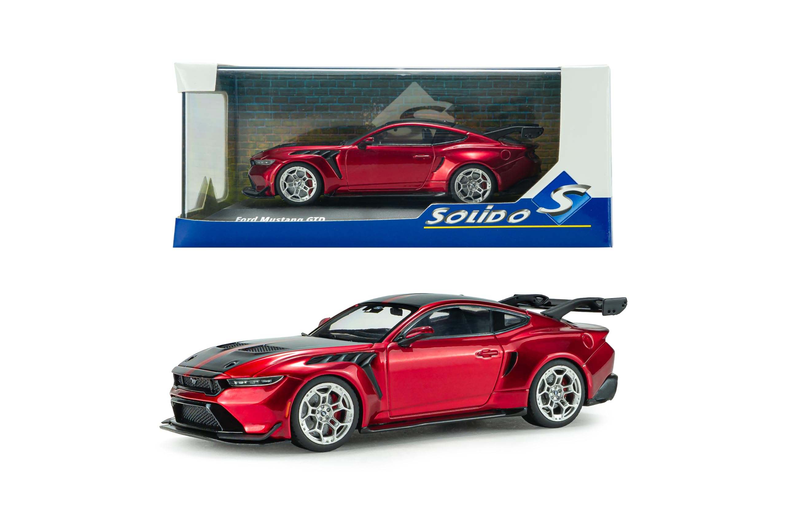 Solido Ford Mustang GTD Molten Magenta 2025 - Modellino auto modellino Tri-Coat metallizzato, modellino in miniatura ricca di dettagli, rosso, scala 1:43