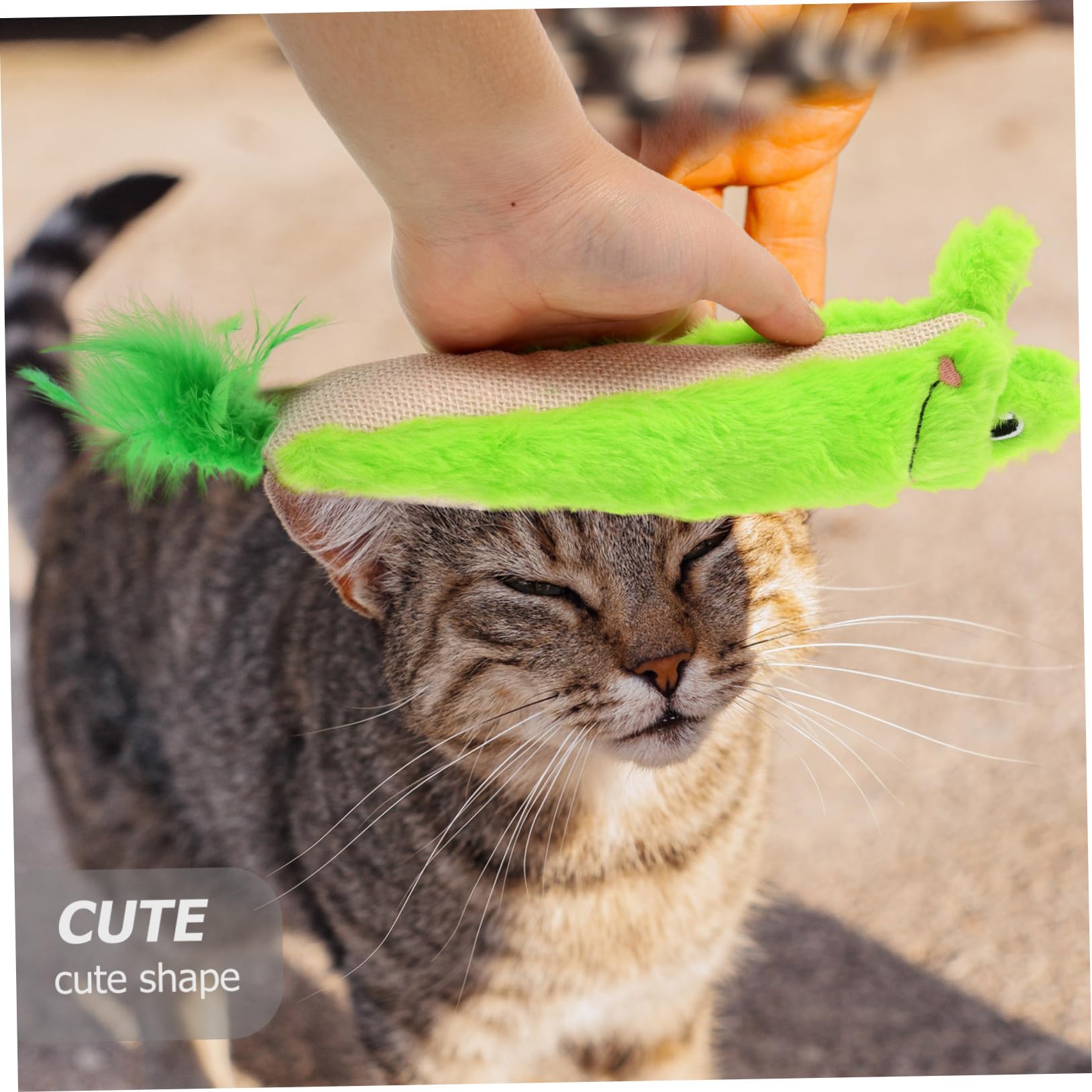 Yardwe Jouet Interactif pour Chat Peluche avec Herbe à Chat Et Papier Crissant Jouet à Mâcher pour Chaton Modèle pour Activité Félins