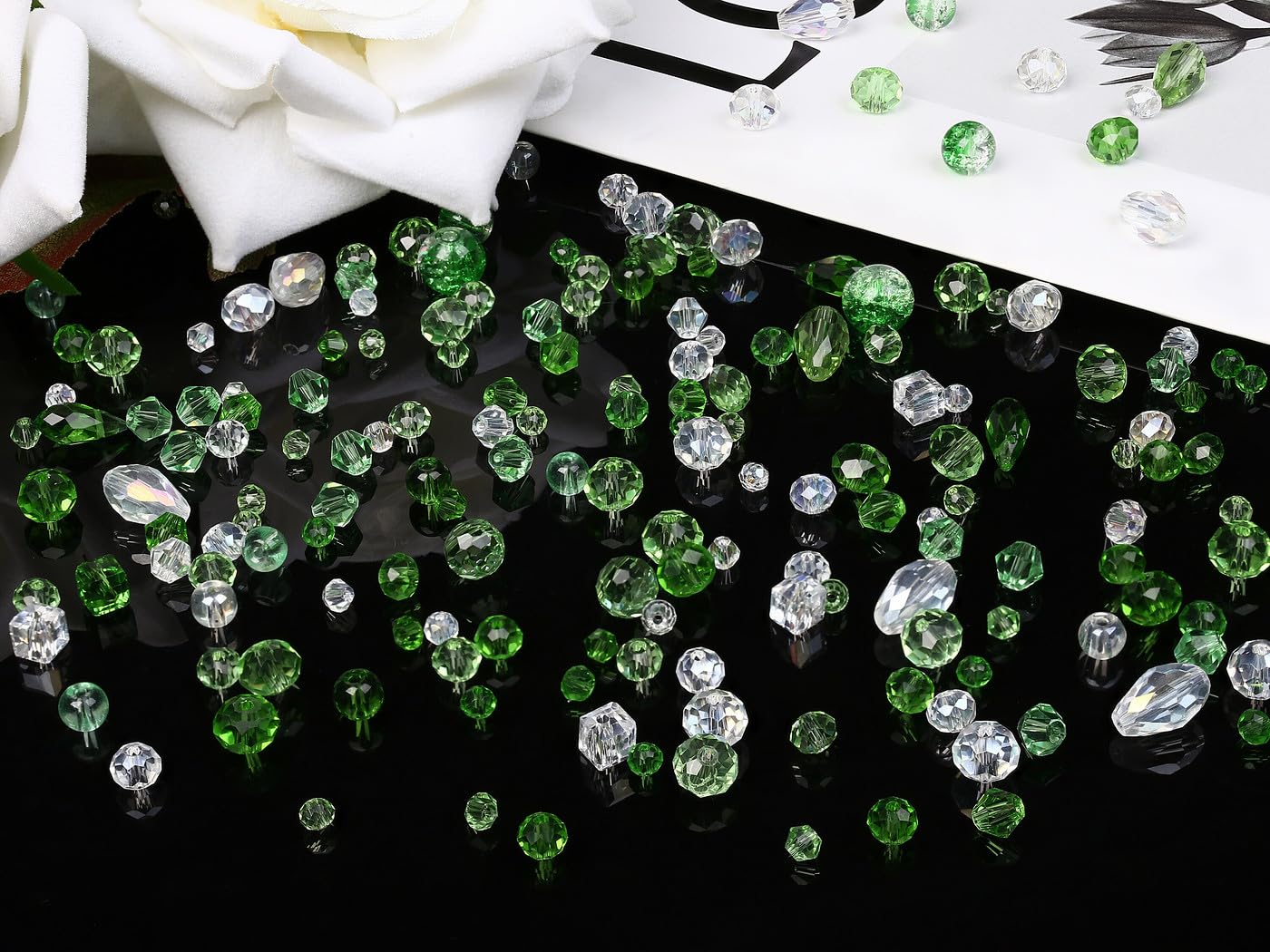 1200 Stück Glas Perlen für Armbänder, 4/6/8 mm Glasperlen zum Auffädeln mit Behälterbox, Grüne Perlen Kristallperlen, Glass Beads mit Loch für Basteln & Diy