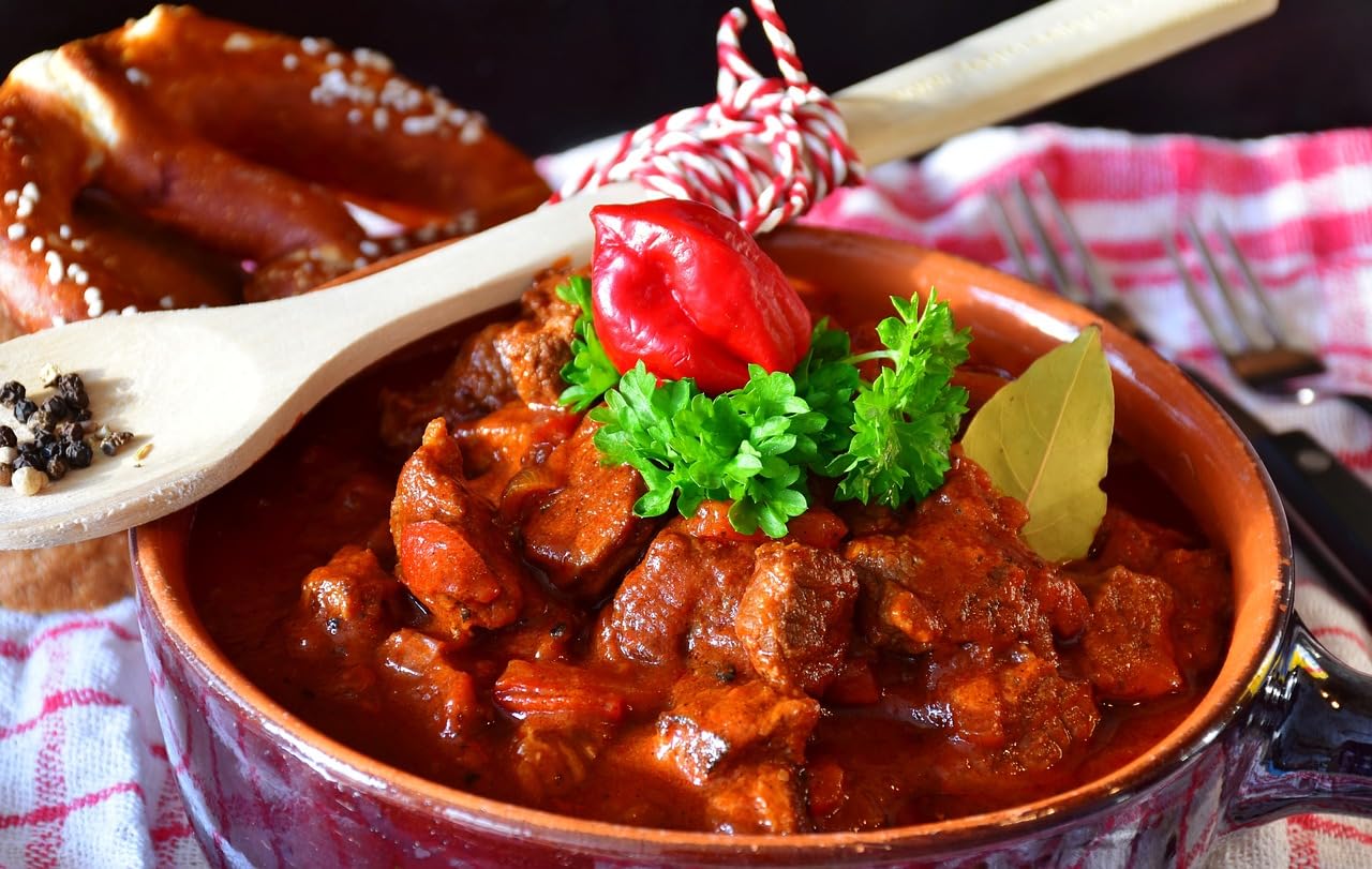 LANDPERLE Hirschgulasch Sous-Vide 3x ca.1 KG | Goulasch De Chevreuil Sous-Vide | Wildfleisch-Gulasch vakuum-gegart im eigenen Saft | ohne Zusatzstoffe Geschmacksverstärker u. Konservierungsstoffe