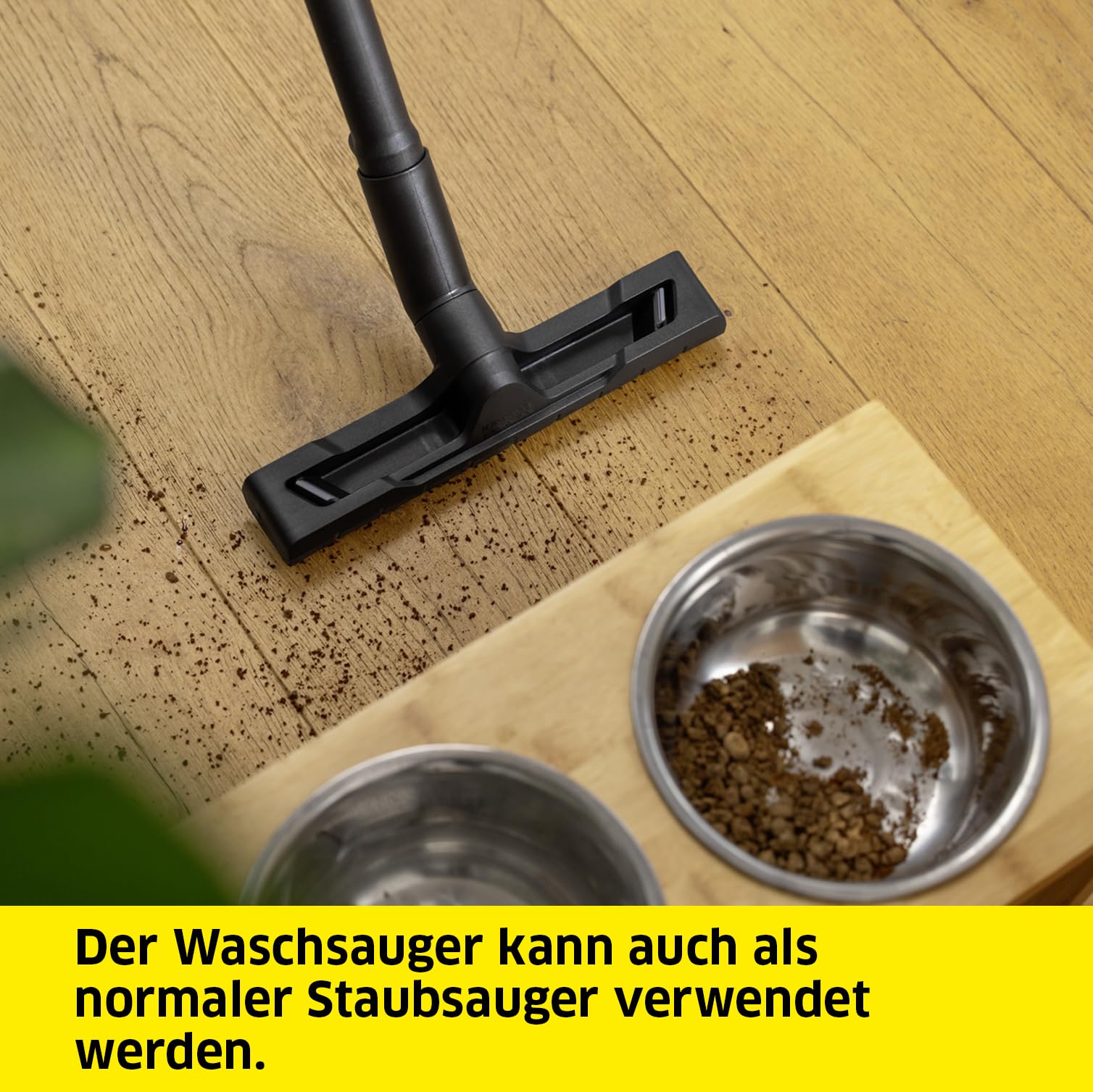 KÄRCHER Waschsauger SE 4, 2-in-1-Sprühsaugschlauch, Frisch- und Schmutzwassertank: 4 l,Waschbodendüse mit Hartbodenaufsatz, Clip-Bodendüse mit Hartboden- und Teppicheinsatz, Polster- & Fugendüse