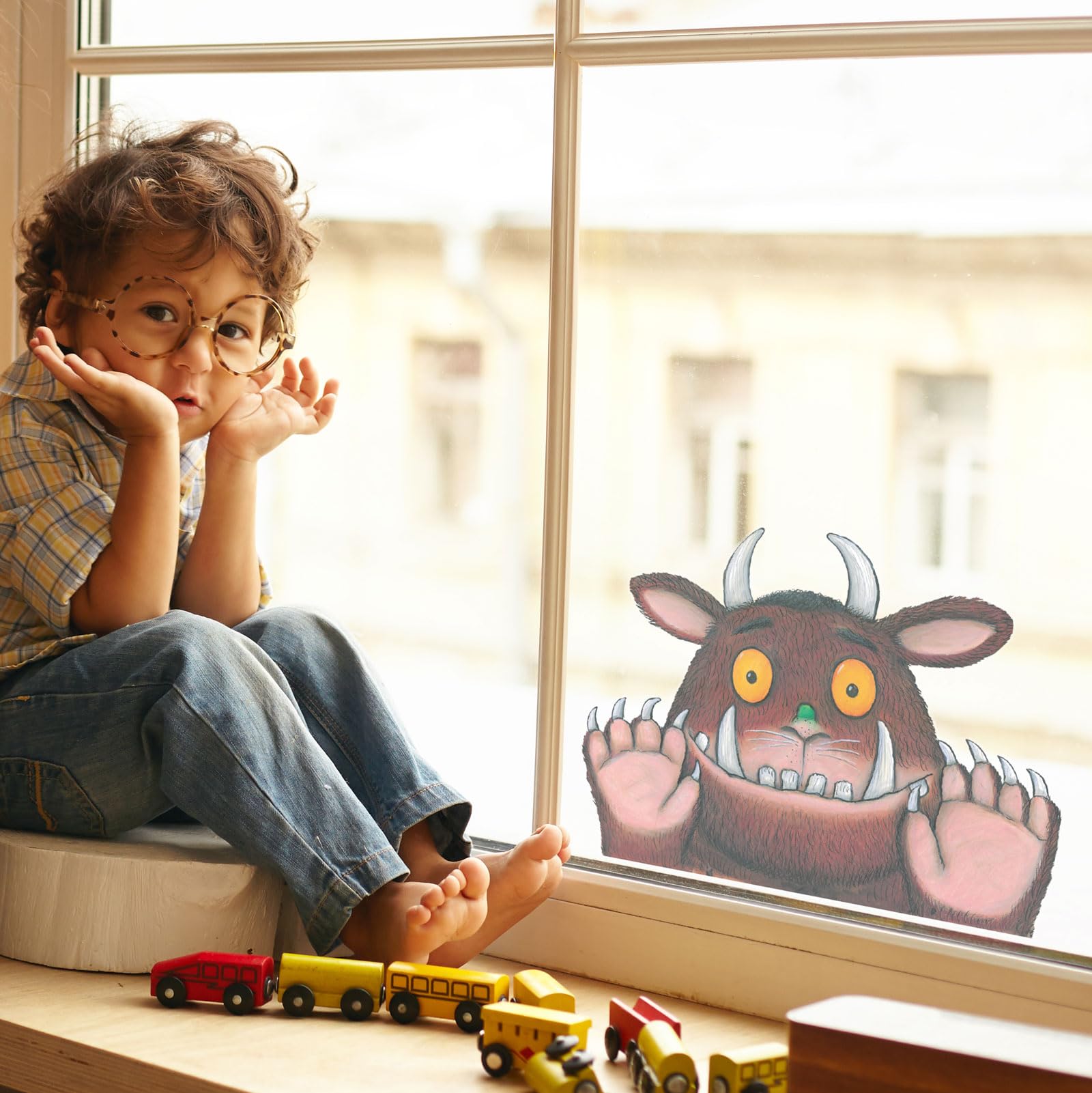 Stickerscape Gruffalo Window Sticker (Gruffalo Window Sticker) | Gruffalo And Friends Window Stickers, S, Child’s Bedroom Window Decor| Easy To Apply, Cleanly Removable