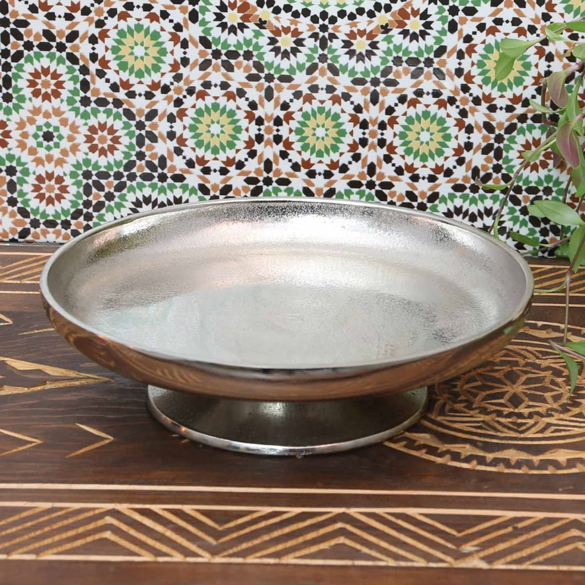 Casa Moro Aluminium Silber Tablett Livorno M mit Fuß Ø 26cm rund Obstteller Luxus Kuchenplatte handgegossen - Serviertablett Weihnachtsdeko für Wohnzimmer Esszimmer Küche ALTB16M