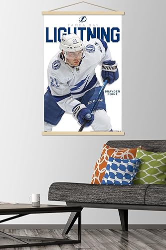 Miniatura 2 de Trends International NHL Tampa Bay Lightning - Póster de pared Brayden Point Feature Series 23 con marco magnético