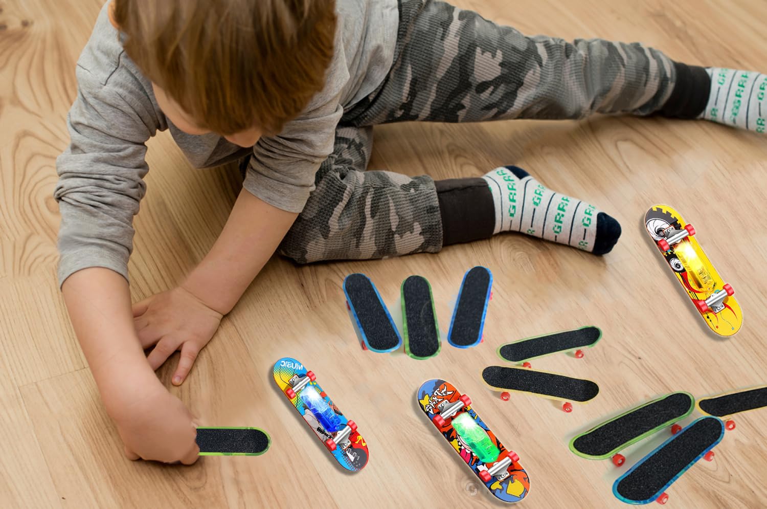 Mini patinetas de dedo para niños, juego de 25, mini juguetes de dedo con luz LED, patineta de mano para movimiento creativo de las yemas de los dedos, patinador de dedos deportivo 5