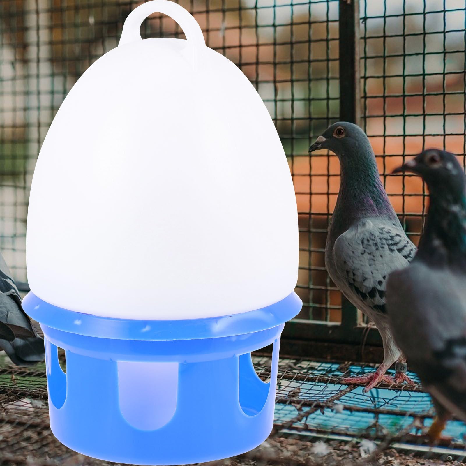 Artibetter Abreuvoir Suspendu pour Pigeons 10l avec Poignée Bleu et Blanc, Distributeur d'eau en Plastique, Mangeoire Pratique pour Oiseaux de Compagnie, Usage Intérieur et Extérieur