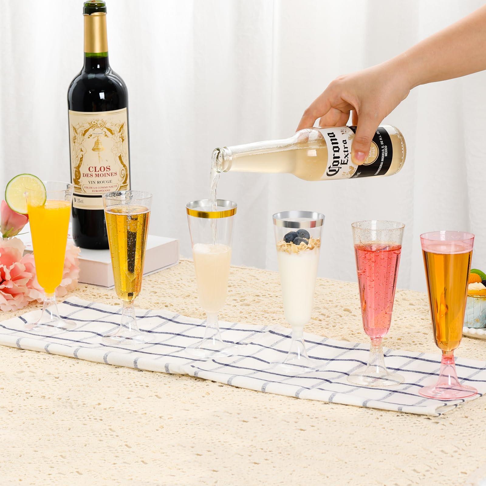 SUREHOME Copas de champán de plástico, paquete de 40 copas de champán con purpurina dorada, vasos desechables de mimosa de 5.5 onzas, vasos de acrílico transparente brillante para brindis de boda, a