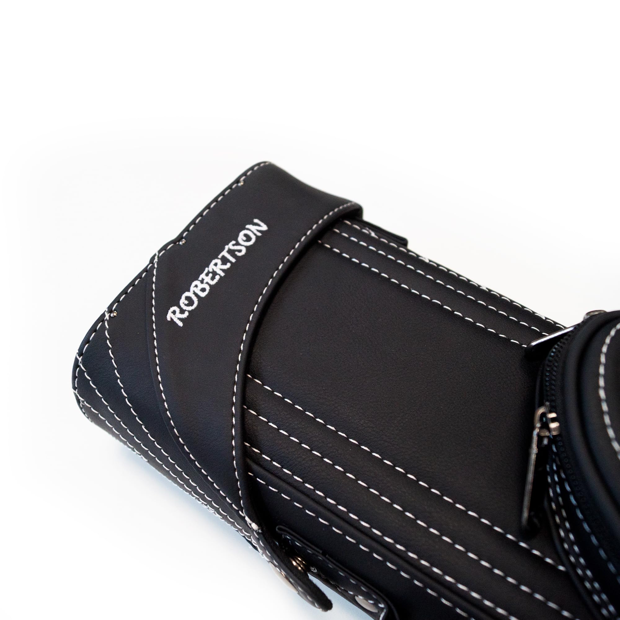 Robertson Billardköcher 3/5 Leder-Deluxe für 3 Queues und 2 Oberteile, Exklusives Profi-Case, mit großen Zubehörtaschen, edle Handarbeit, weiße Ziernähte und Tragegurt