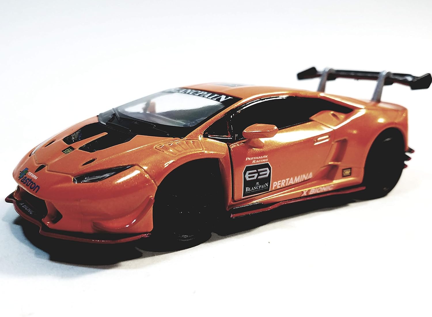 KiNSMART Tangerine Orange Huracan LP 6202 Super Trofeo 136 Scale Die