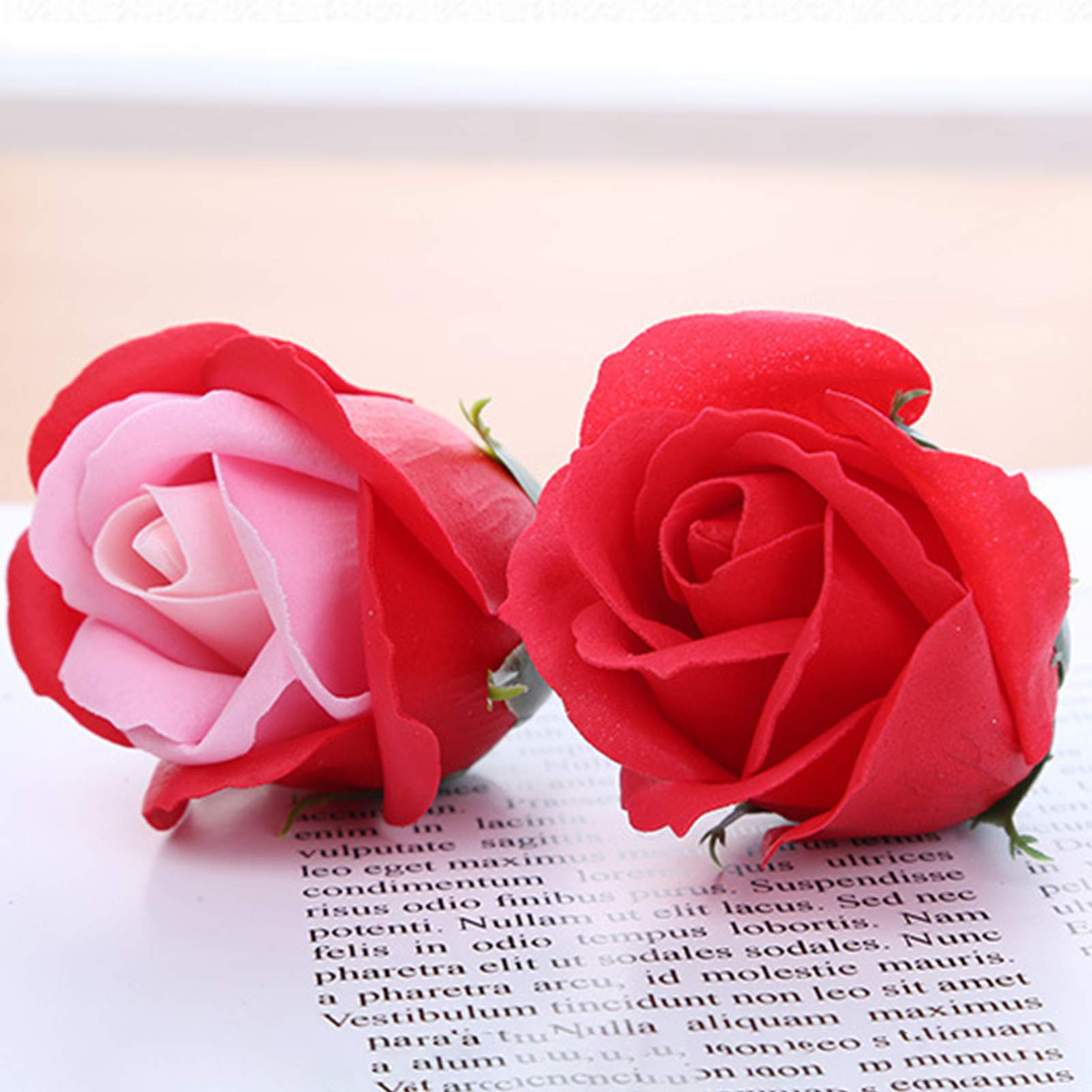 50 pièces Fleur de Savon Rose Artificielle à 3 Couches, Cadeau de décoration de Fleur parfumée pétale de Rose pour la Saint-Valentin, la fête des mères, Le Mariage, Noël