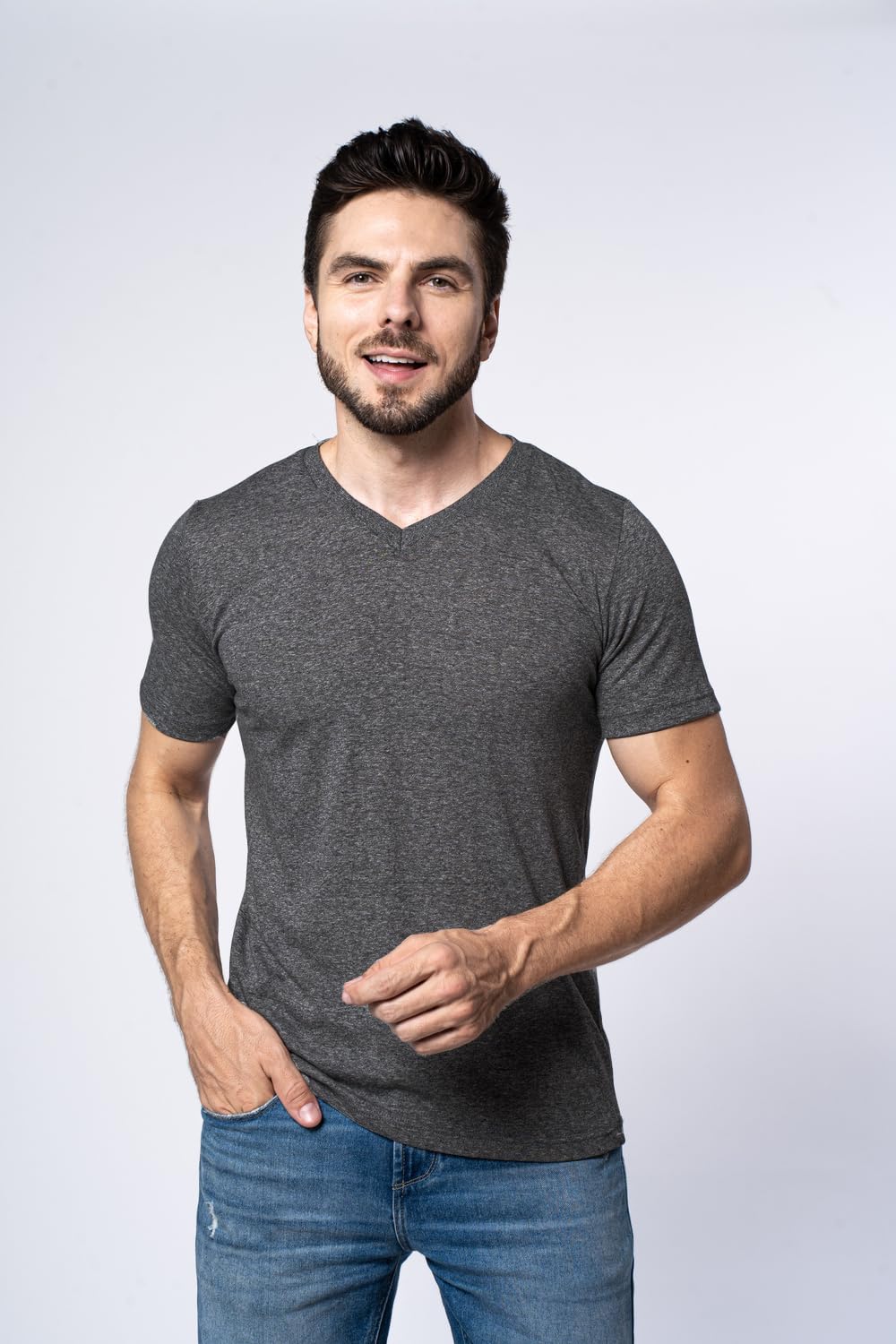 Camiseta Masculina Meia Malha Slim Fit Lisa Básica, Gola V em promoção! Veja a oferta e mais achadinhos de Camisetas 4 Hoje é o melhor dia para comprar Camiseta Masculina Meia Malha Slim Fit Lisa Básica, Gola V com aquele preço maroto! Promoção! Aproveite a oferta! 4