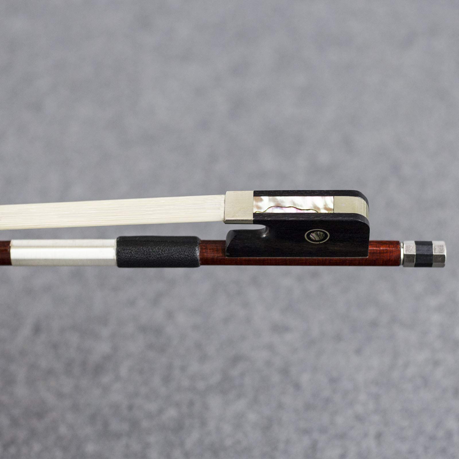 Carbon Fiber Core Hybrid pernambuco pelle viola Bow. Naturale crine di cavallo, caldo e Mellow Sound, tutti i pezzi professionale montato