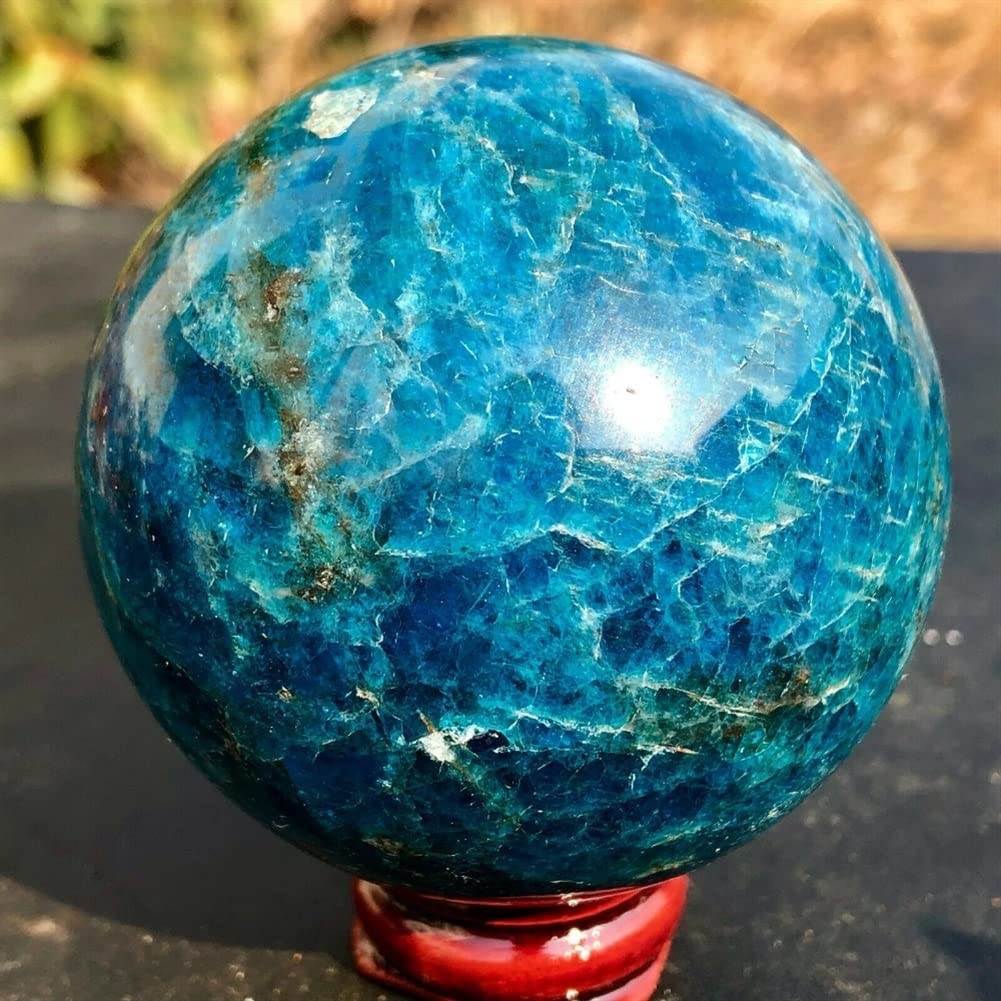 Boule de Reiki en cristal d'apatite bleue contre le manque d'inspiration et de sérénité