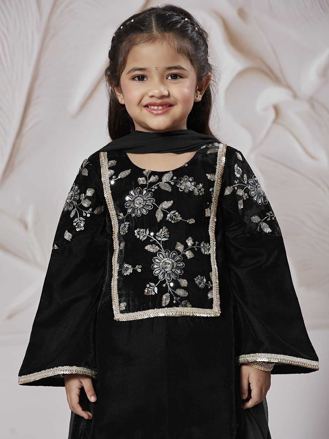 VASTRAMAY Kurta-Set für Mädchen mit Dupatta – Vetvet bestickter Kurta-Palazzo und Dupatta-Set für Mädchen