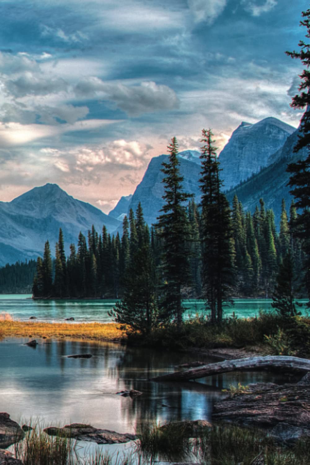 Mountain Journal Notebook | Spirit Island - Maligne Lake - Jasper National Park Landscape: Blank 6" x 9" Lined Paper | Journaling Diary Book for Writing, Note Taking, Assignments at Home or School Paperback – 8 Aug. 2022