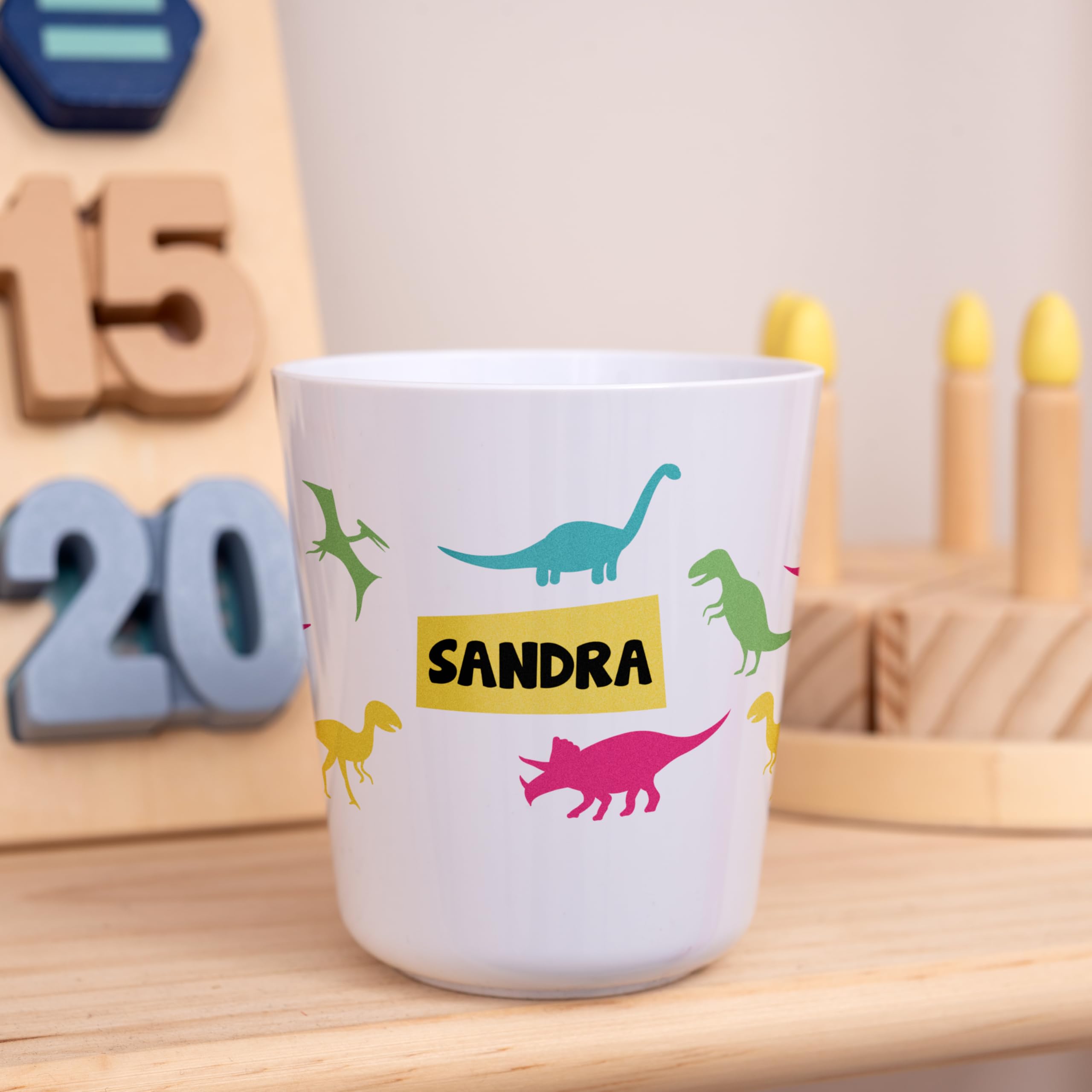 Vaso personalizado para Niños | Vuelta al Cole/Guardería | Vaso Infantil con Nombre | Plástico Irrompible sin BPA | 200 ml (Dinosaurios colores)
