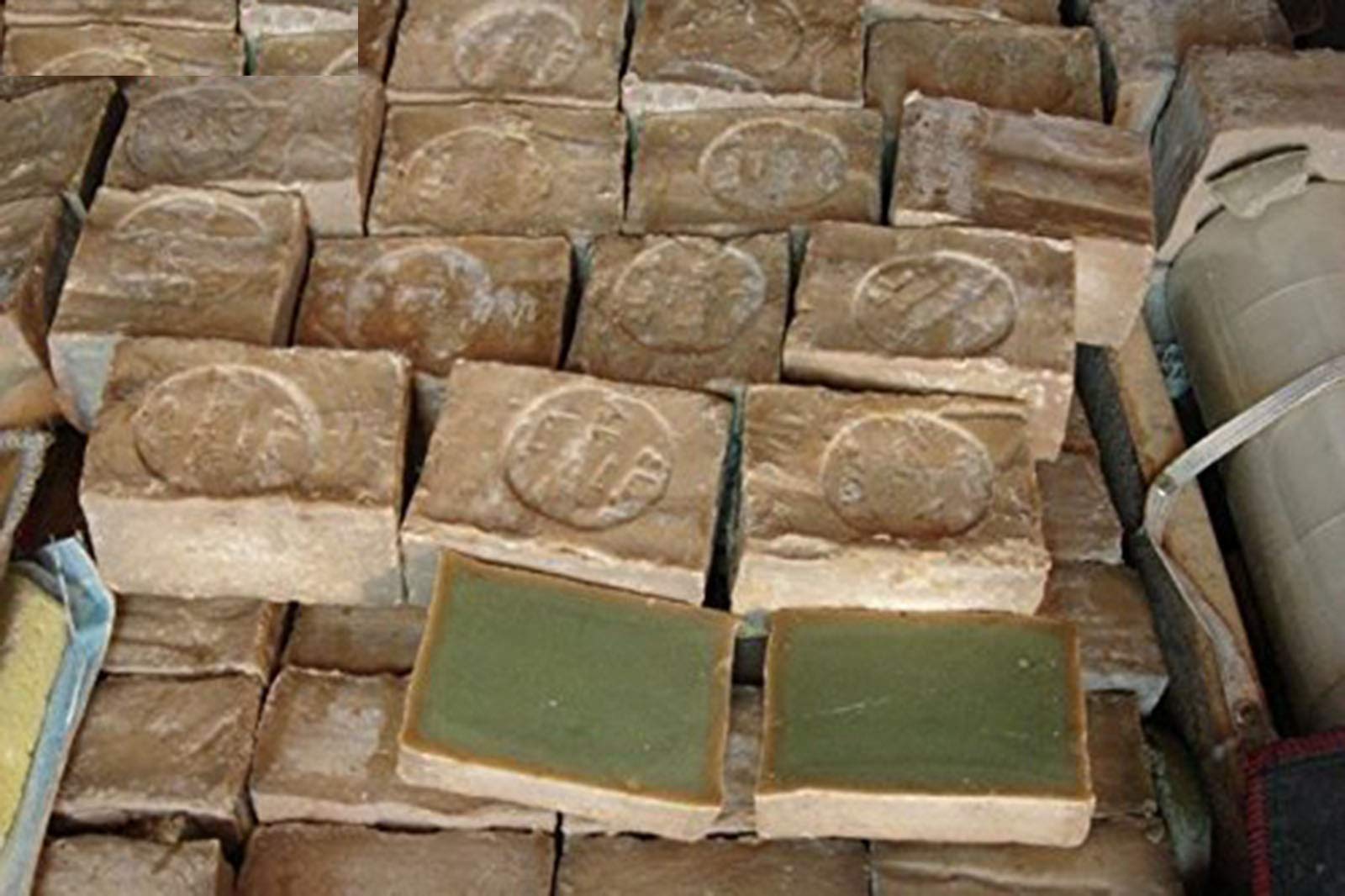 3 PEZZI SAPONE DI ALEPPO ORIGINALE DA 200 GR. AL 60% DI OLIO DI OLIVA E 40%DI OLIO DI ALLOROPURO E NATURALE 600 G DI PRODOTTO