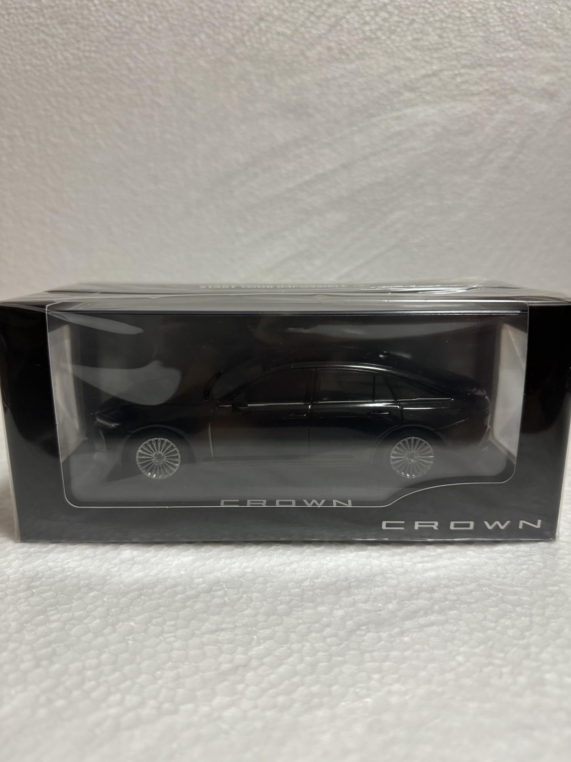Amazon.co.jp: 1/30 トヨタ 新型クラウンセダン HEV カラーサンプル 