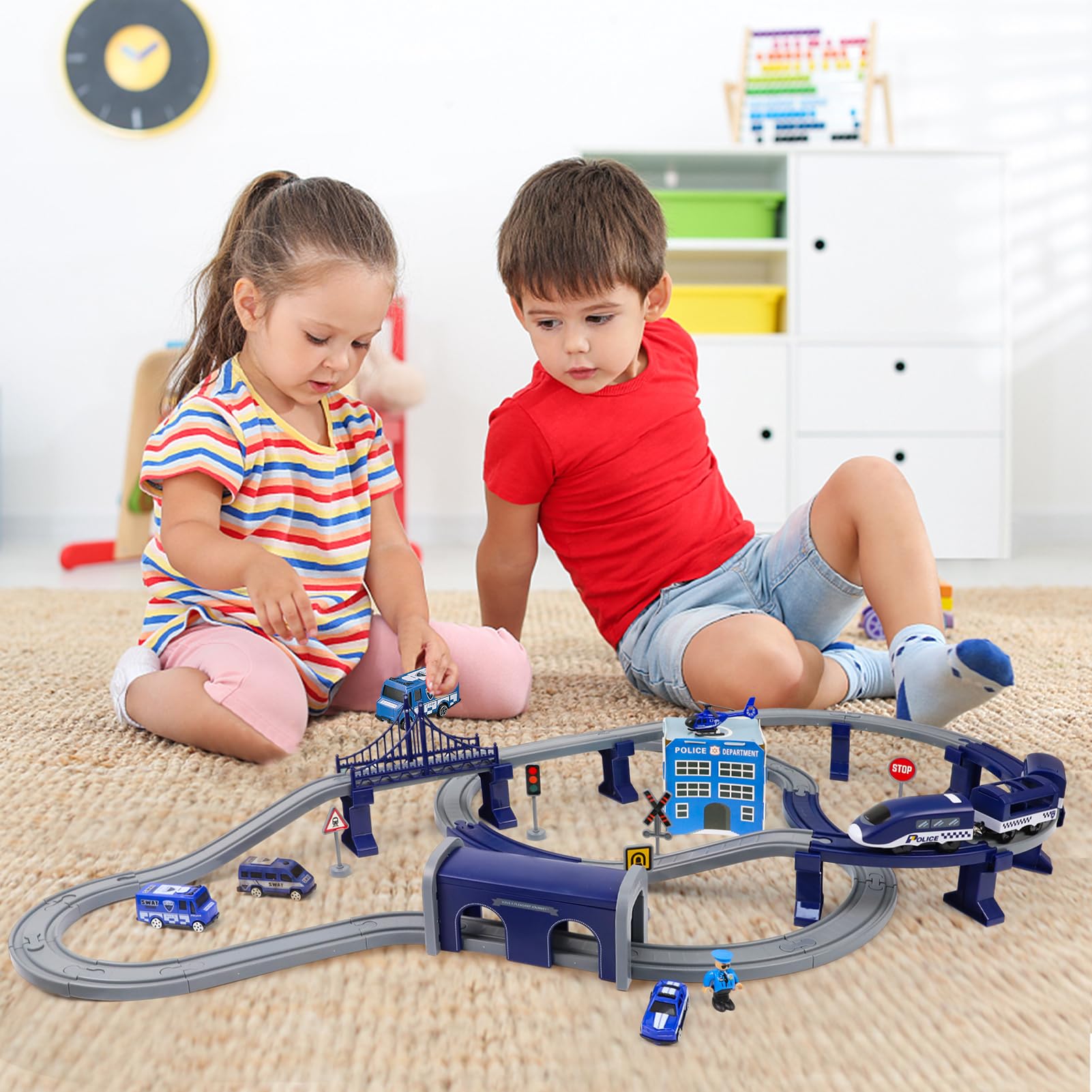 Wdmiya Treno elettrico per bambini， Binario flessibile con 92 pezzi, veicoli da costruzione e gioco su binari Natale o Capodanno， Bambini di 3 4 5 6 7 anni