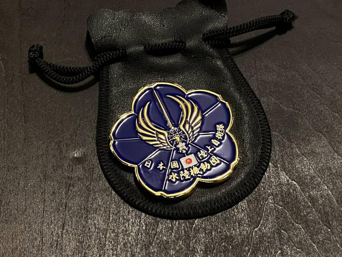 自衛隊陸上自衛隊チャレンジ開発実験団最先任上級曹長メダルケース付き希少品