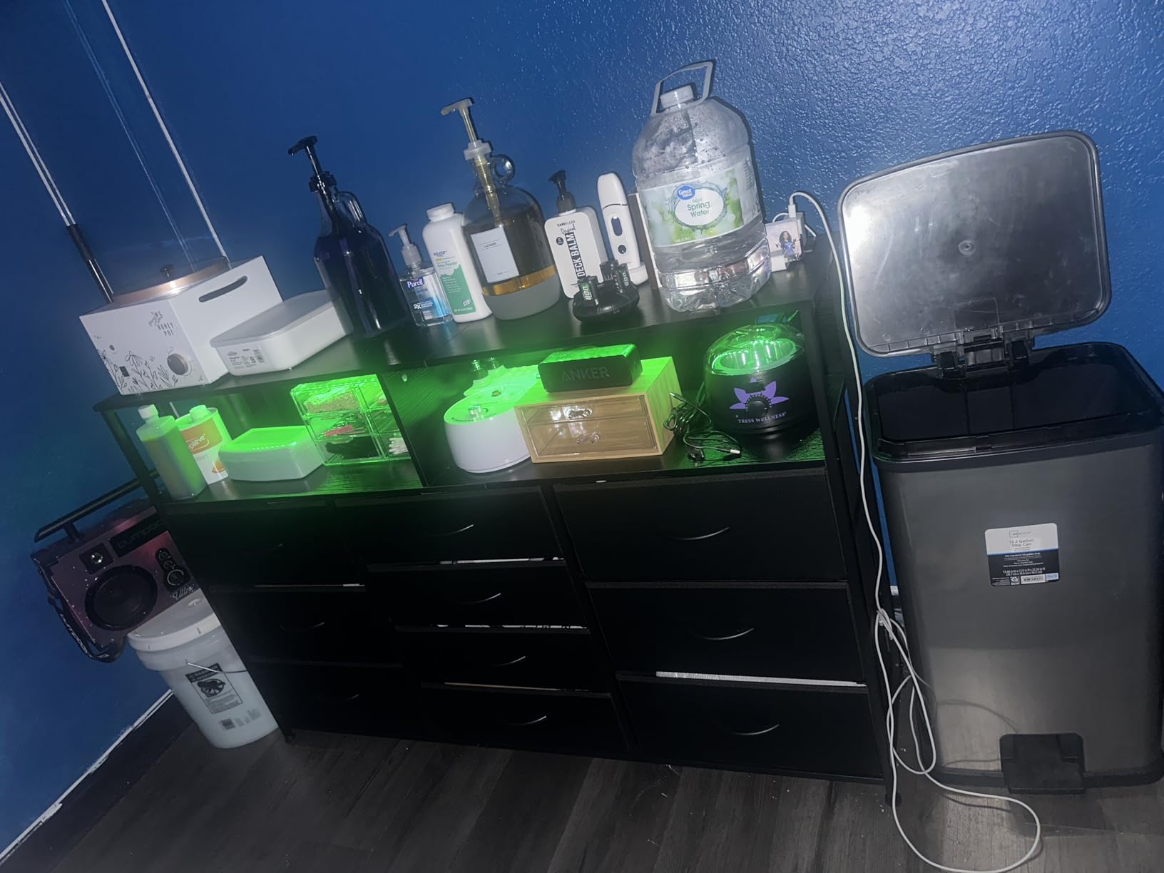 UNIQUITE Dresser, 9-Drawer, Black photo review