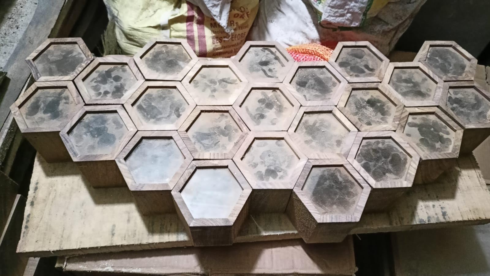 Premium 5-Slot Wooden Timepiece Display Case – Handcrafted Honeycomb Watch Box for Men in Superior Indian Rosewood | Hinged Glass Cover – Father’s Day Gift – Luxury Built to Last