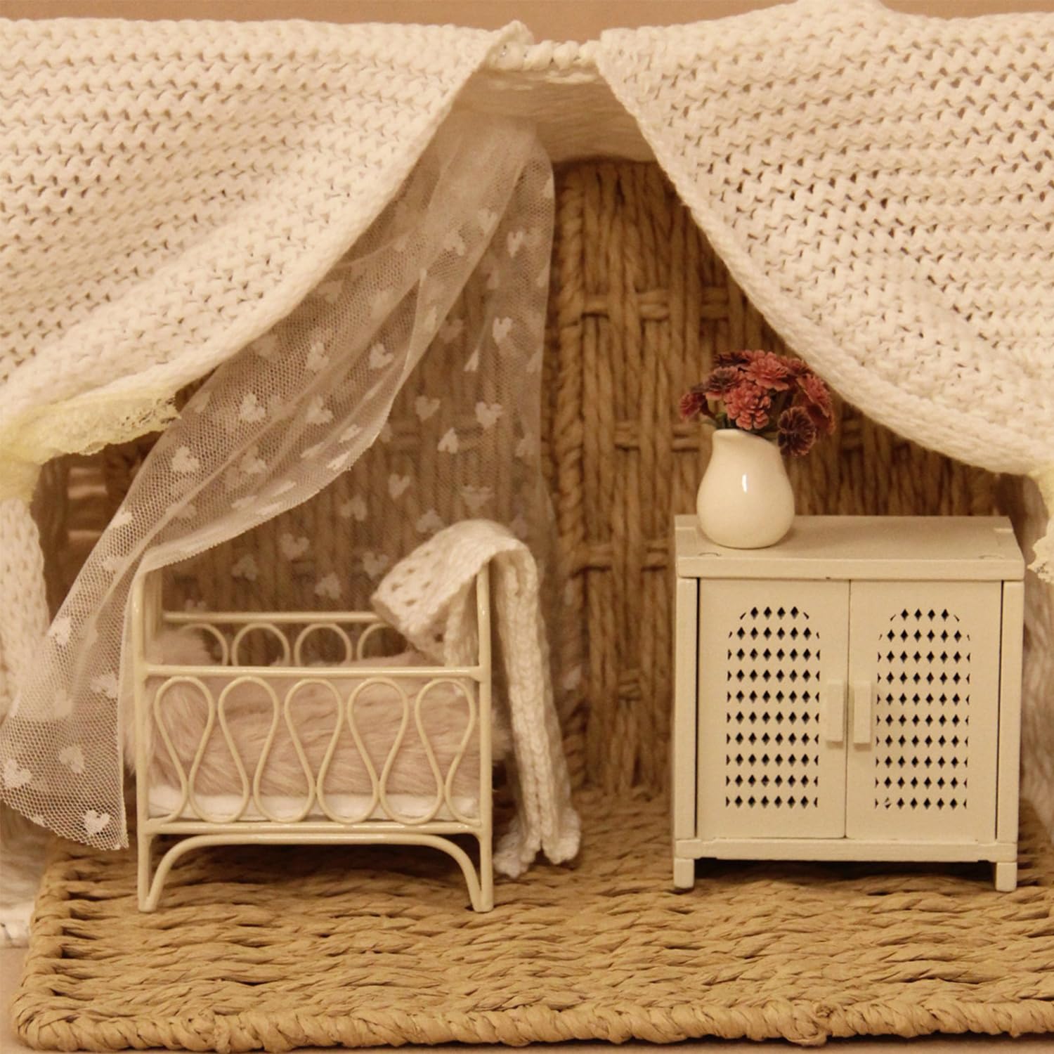 Cuna de casa de muñecas 1:12, 1 juego de cama de hierro en miniatura con ropa de cama, modelo de cuna moderna, mini, cuna, casa de muñecas, muebles, accesorios de decoración 7